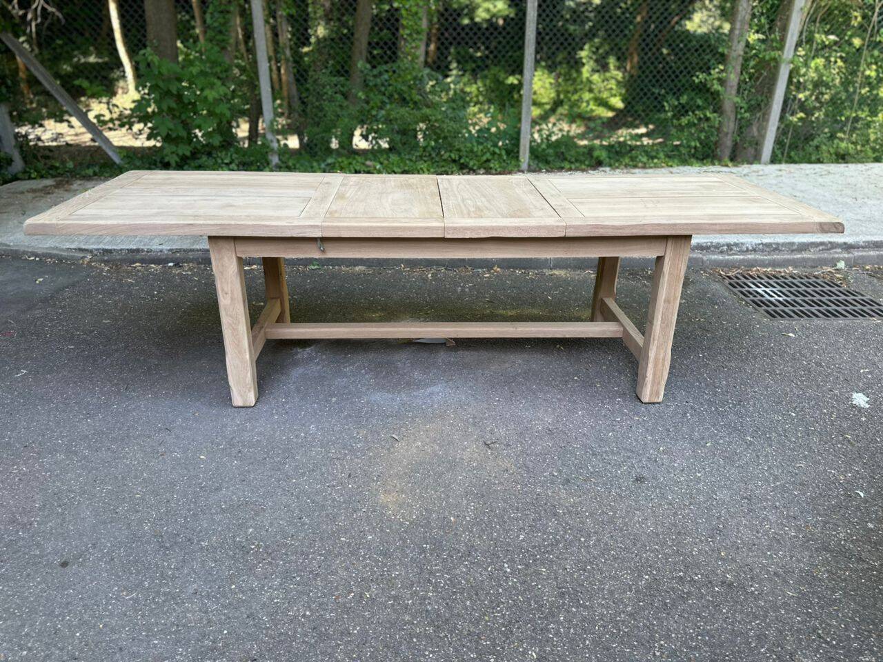 Renovated farmhouse dining table, extendable, made of solid oak, 200-280cm.