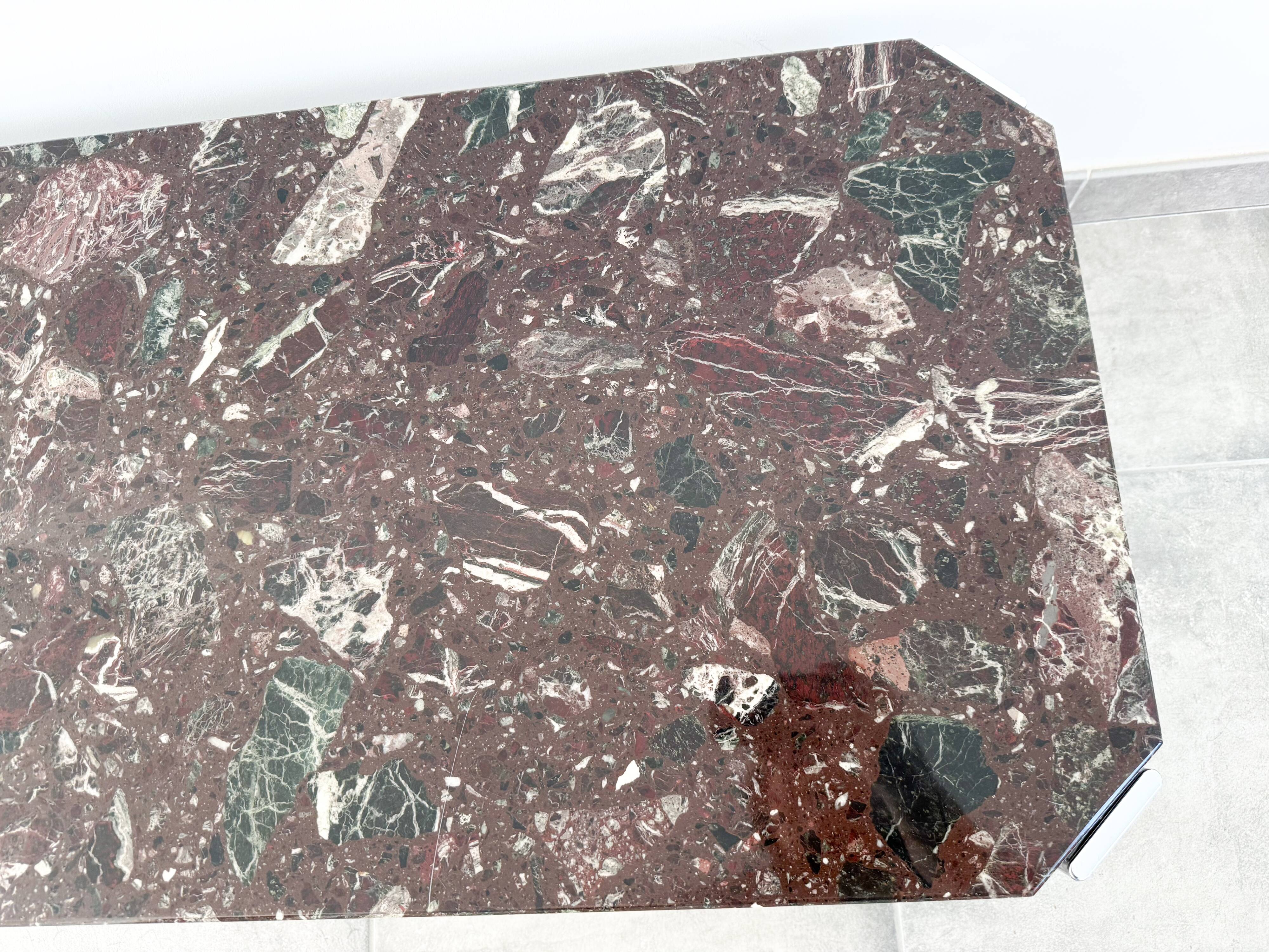 Table basse en marbre Breccia et chrome , circa  1970/80'