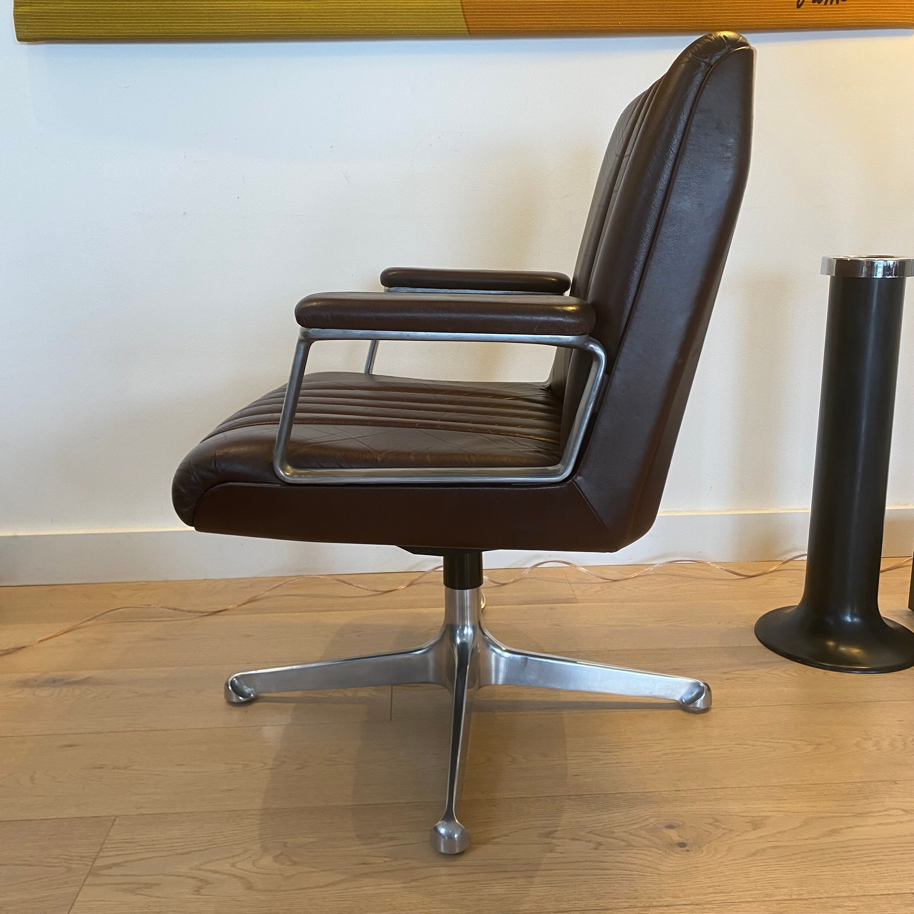 Armchair P128 by Osvaldo Borsani for Tecno, Italy 1960