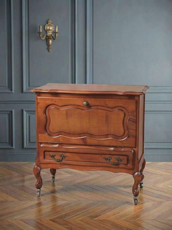 Commode bar d'époque / Meuble bar de style Louis XV en merisier à roulettes