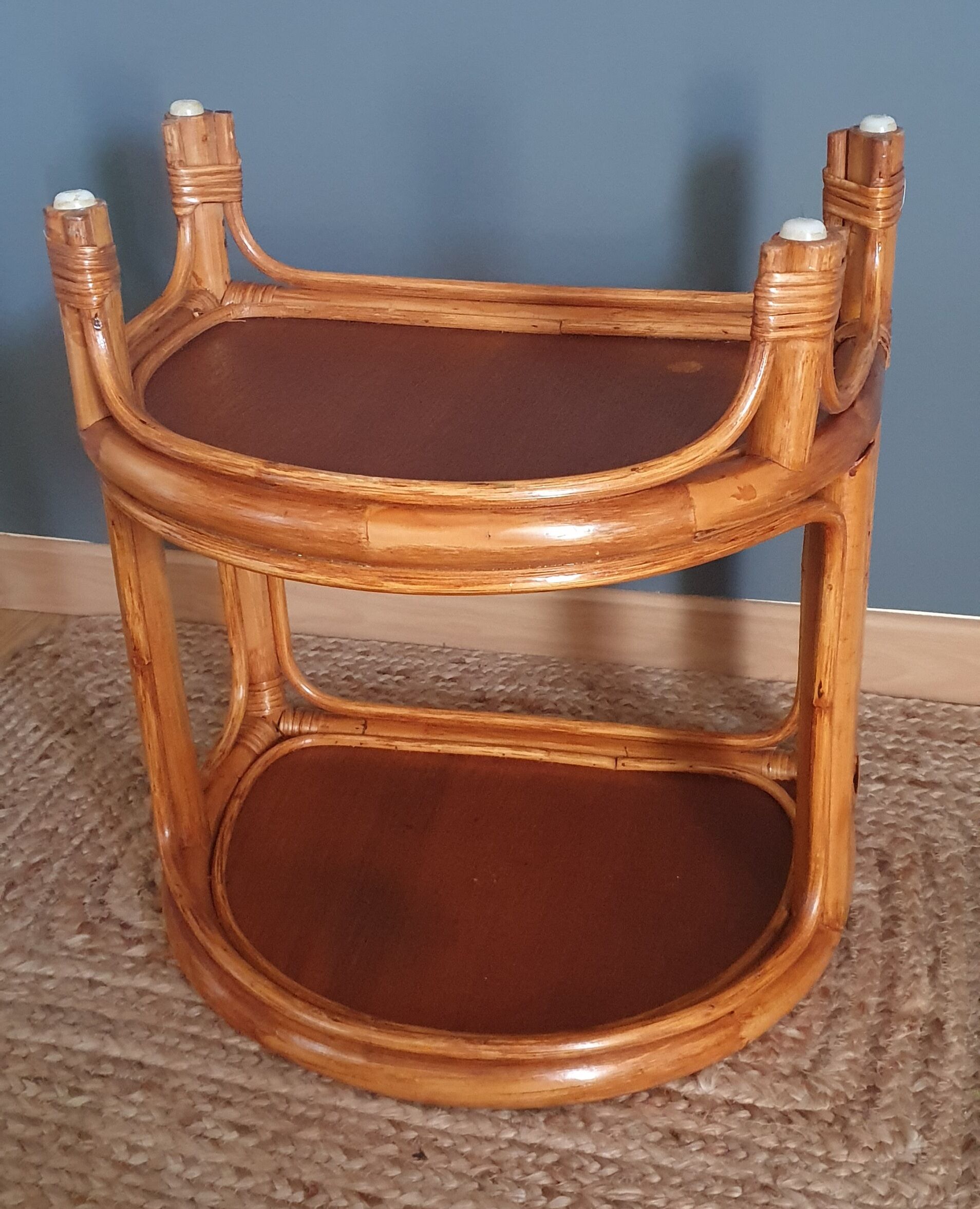 Etagère en rotin