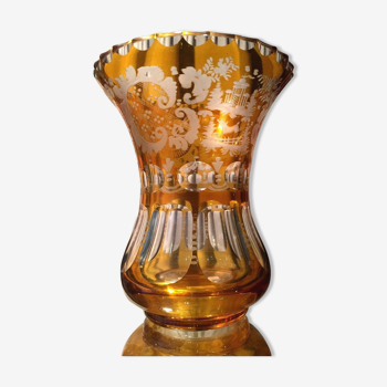 Vase en cristal de boheme bi colore ambre et transparent