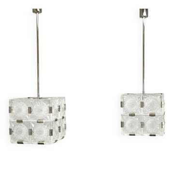 Paire de pendentifs en cristal en forme de cube par Lustry Kamenický Šenov, années 1970.
