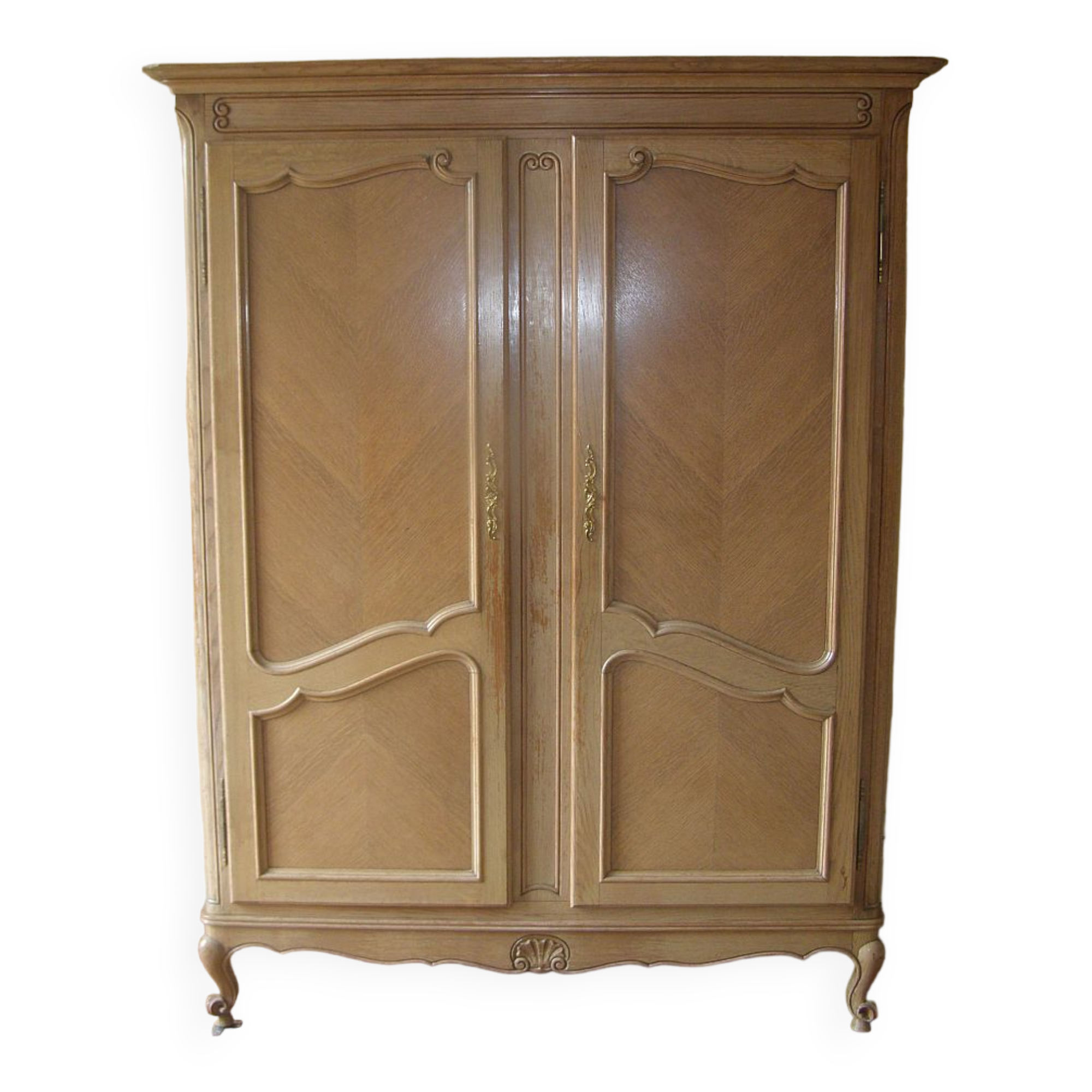 Solid oak cabinet from the 60s 2 doors with locks and keys