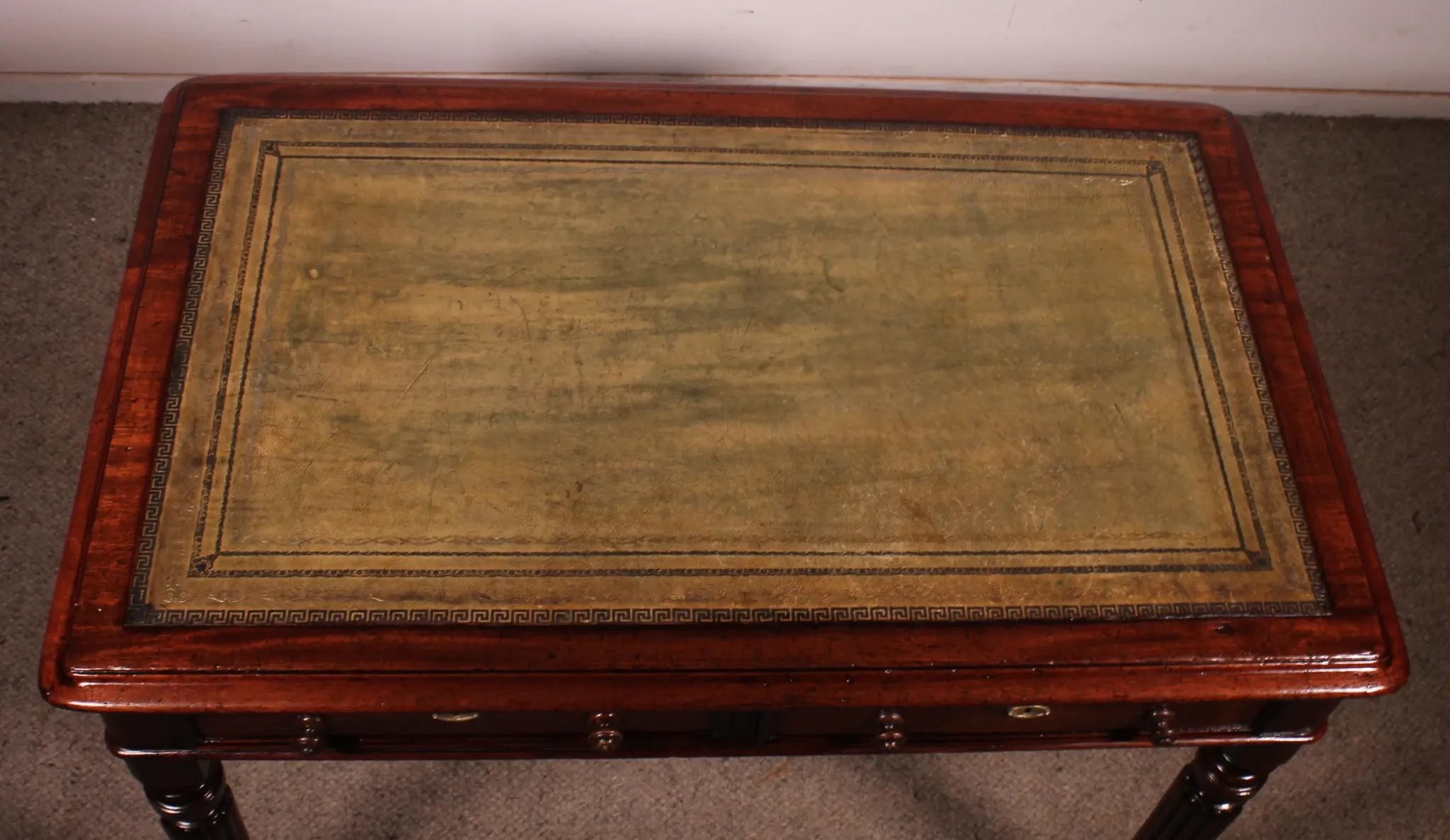 flat desk with two drawers from the early 19th century in mahogany - England circa 1