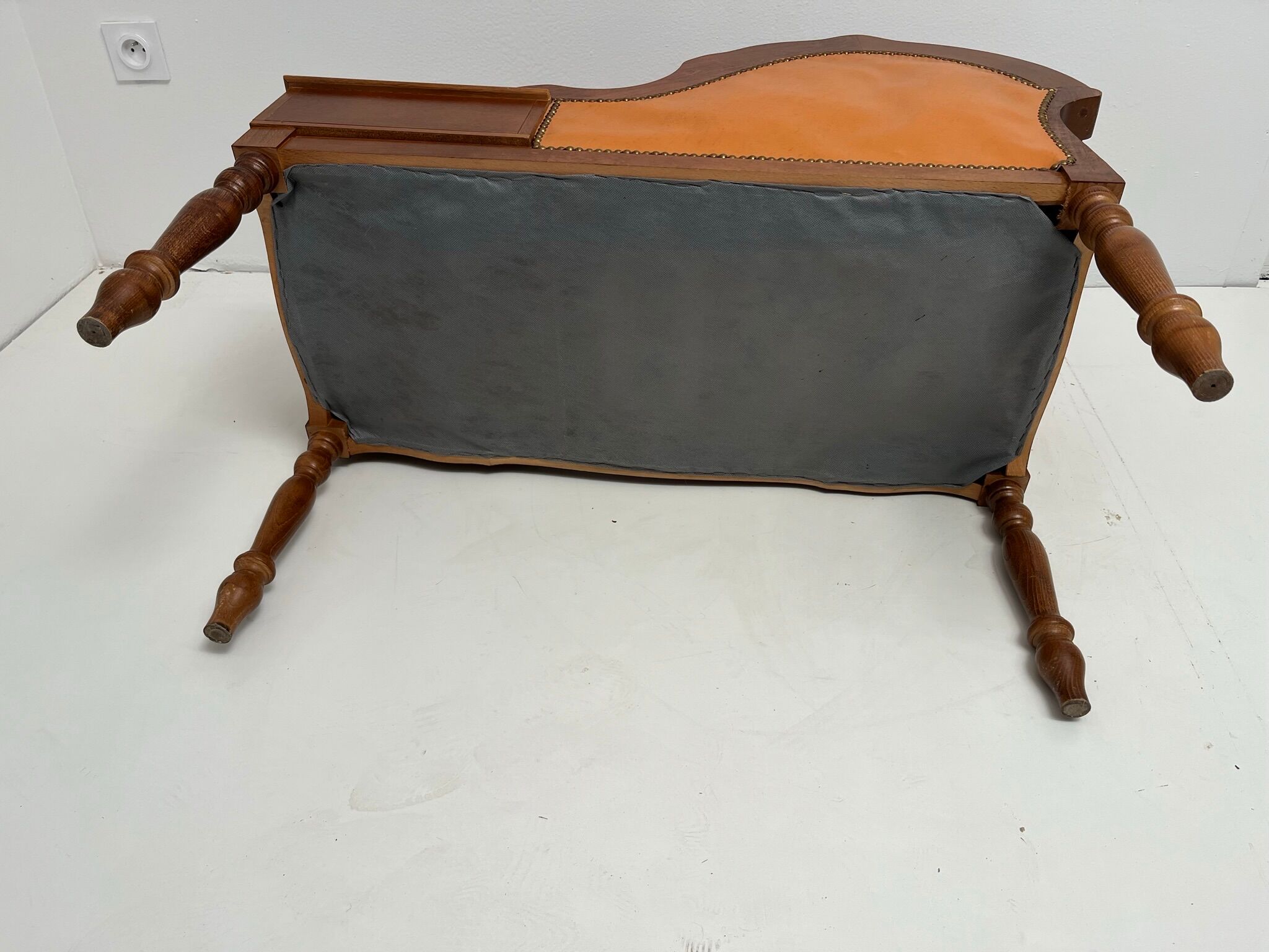 Telephone cabinet 50s