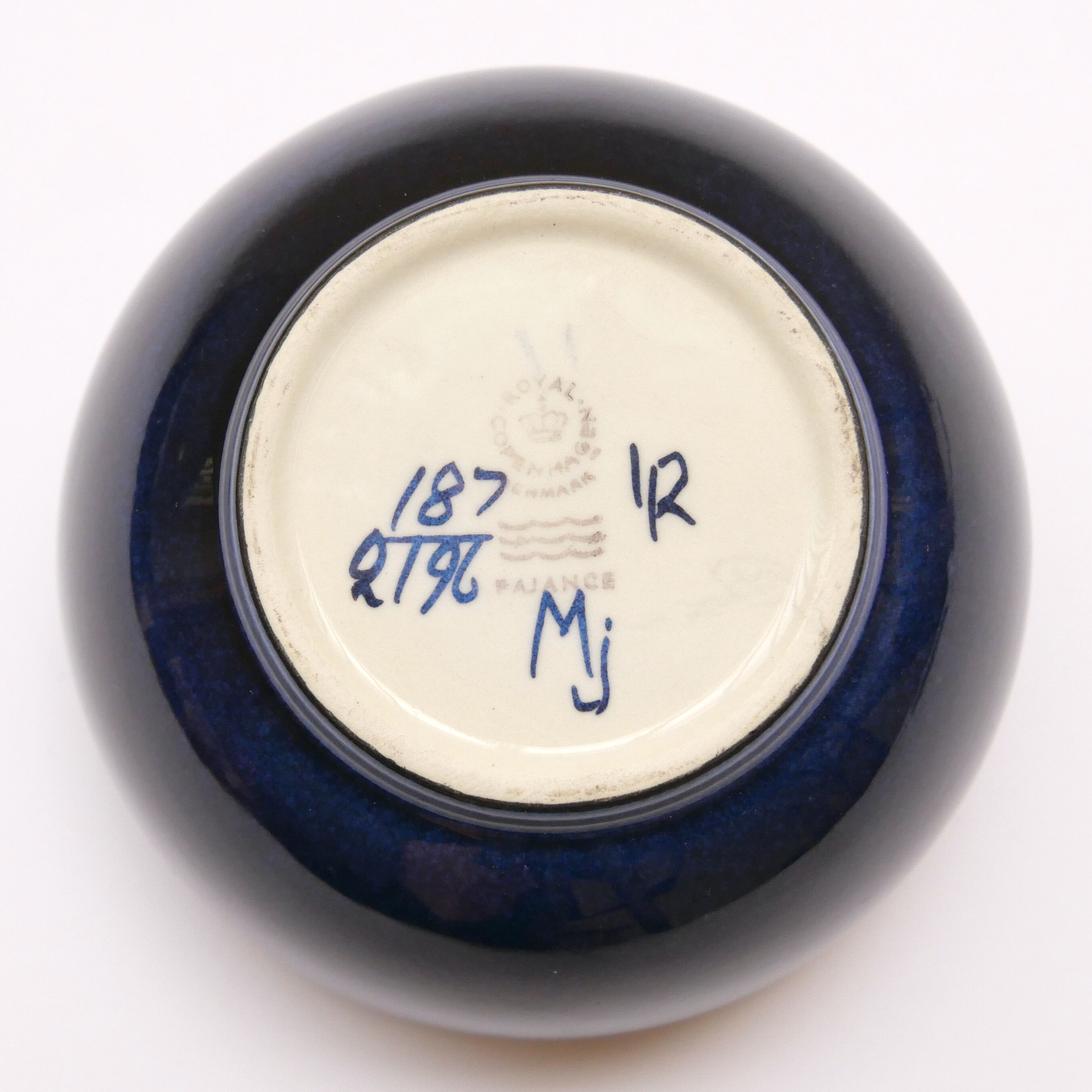 Earthenware bowl Tenera Series, Marianne Johnson - Royal Copenhagen, Fajance 1970