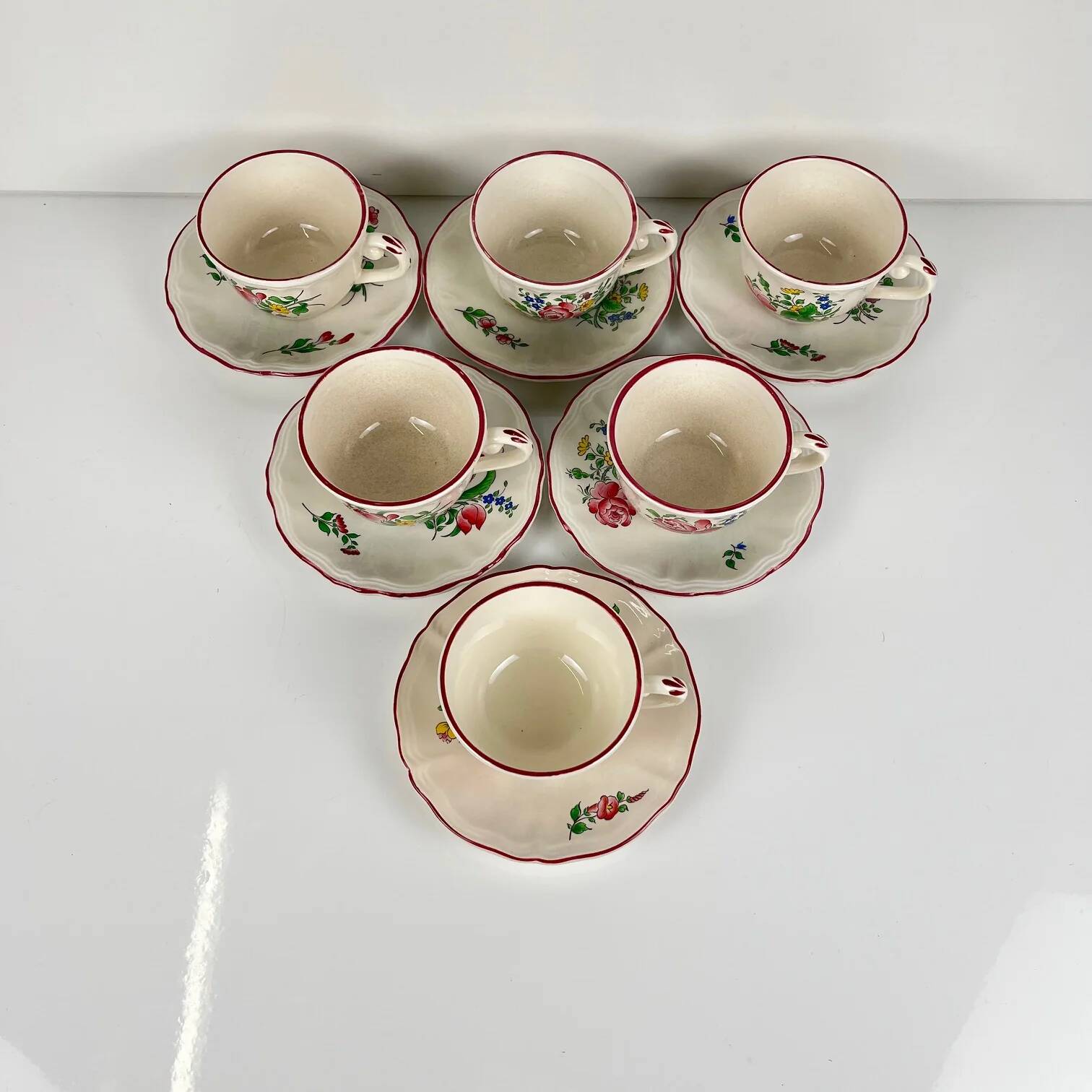 Set of 6 coffee cups with saucers model Réverbère by KG Lunéville.