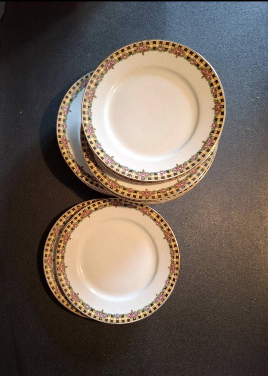 Fine porcelain dessert plates