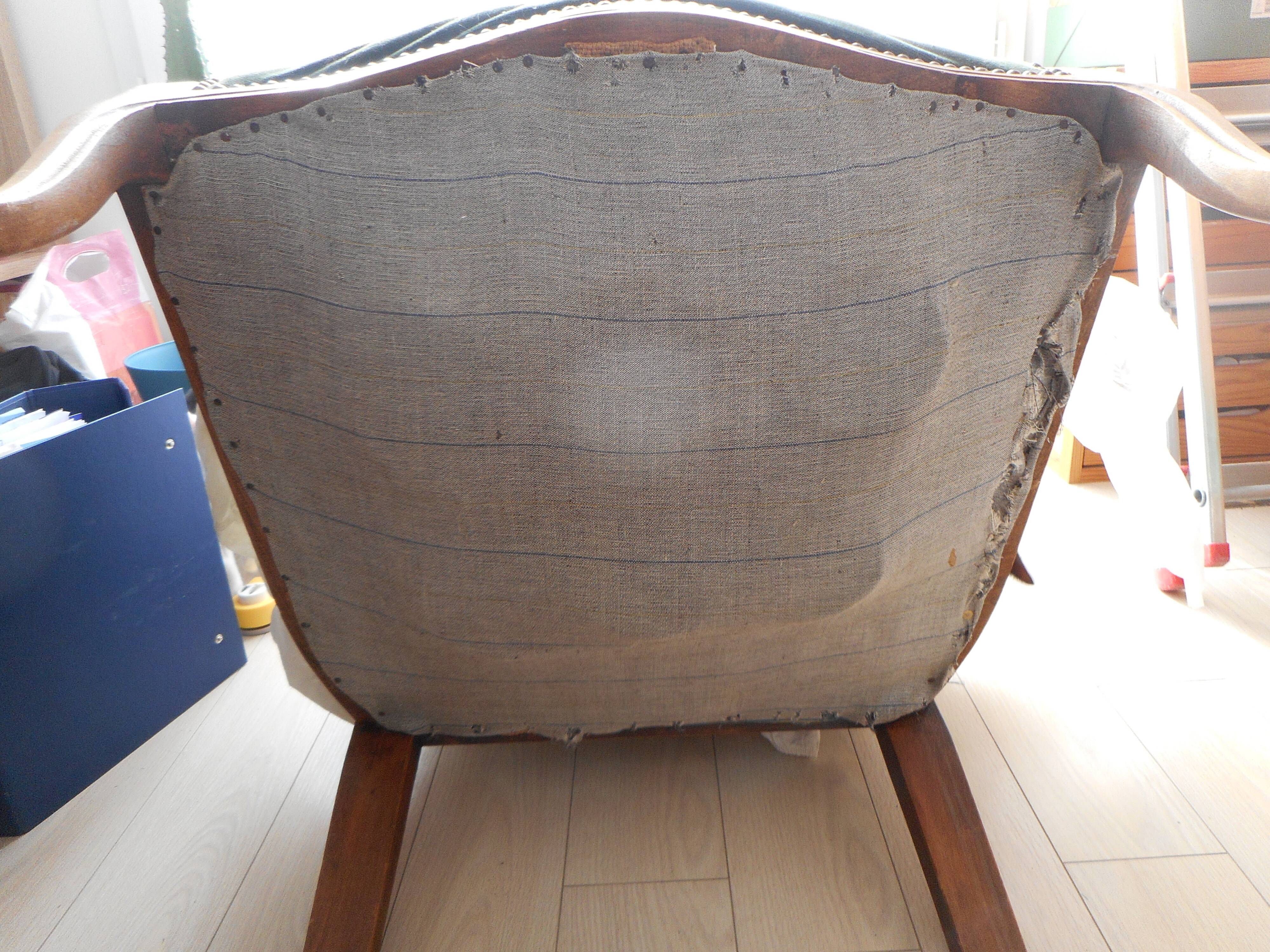 Voltaire armchair in fine green velvet, late 19th - early 20th century.