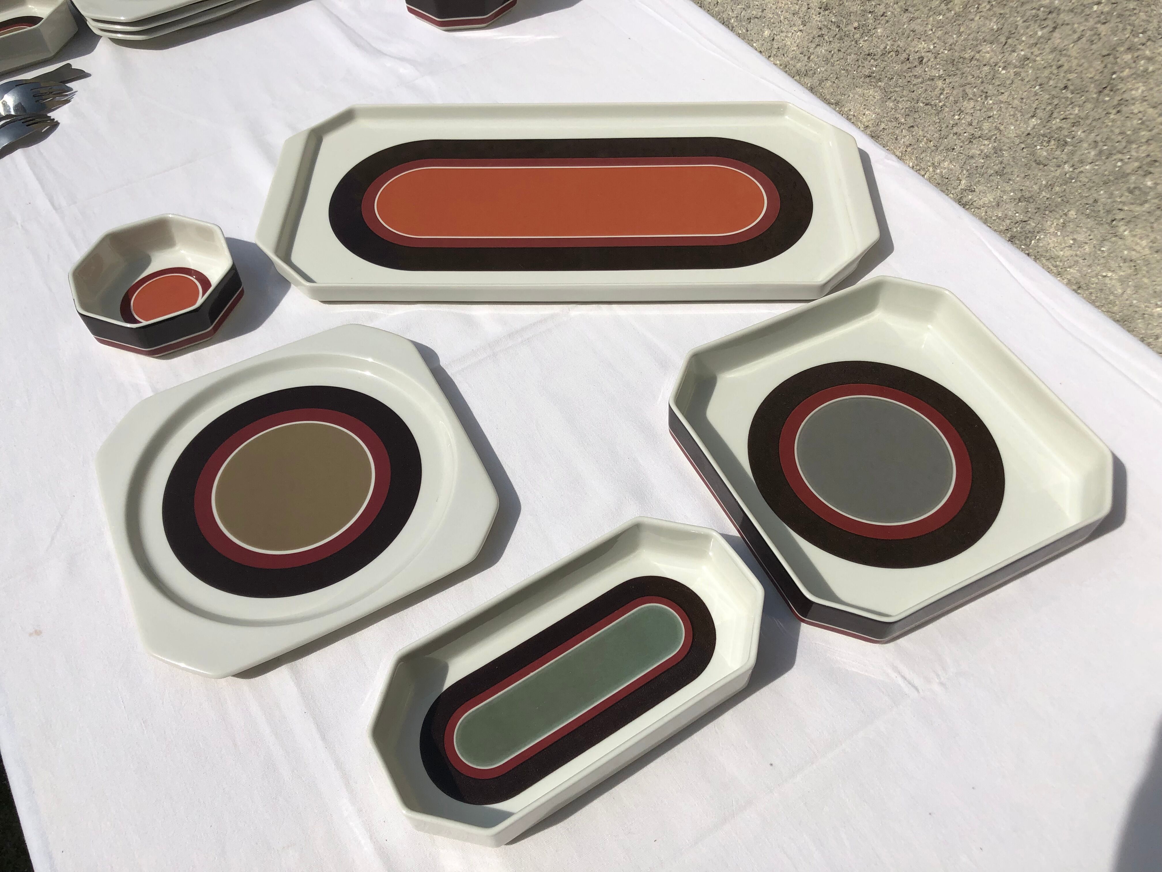 Serving dessert 12 pieces porcelain & Villeroy Boch Avant-garde design modernist vintage 70