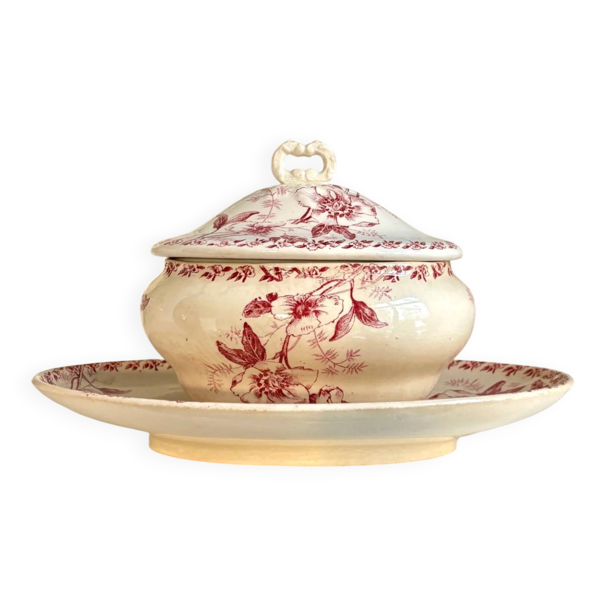 Sauceboat with lid Gien in pink ironstone, "Christmas Roses" service.