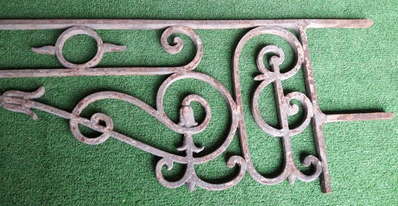 Lambrequin window top wardrobe