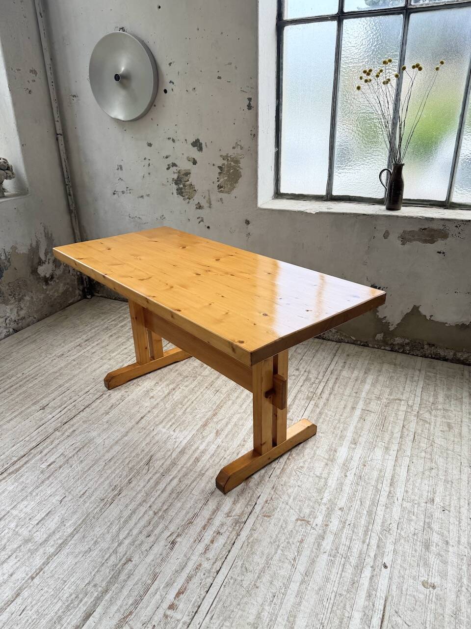 Perriand mountain furniture table 1970