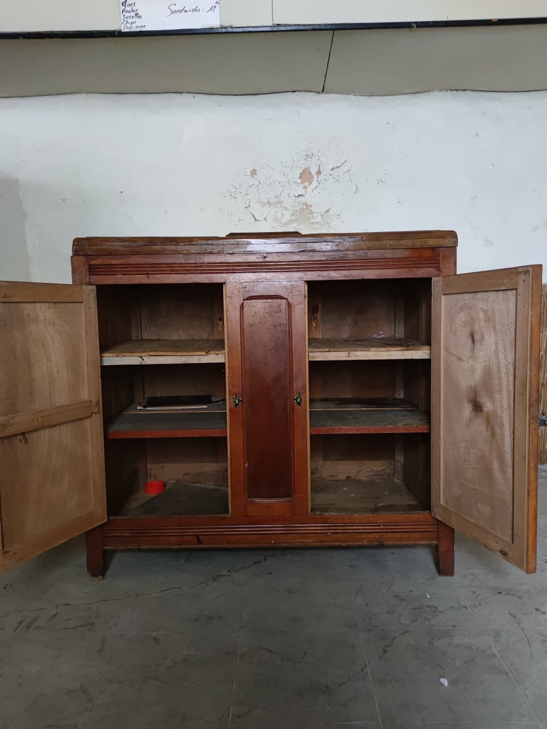 Vintage refrigerated cabinet