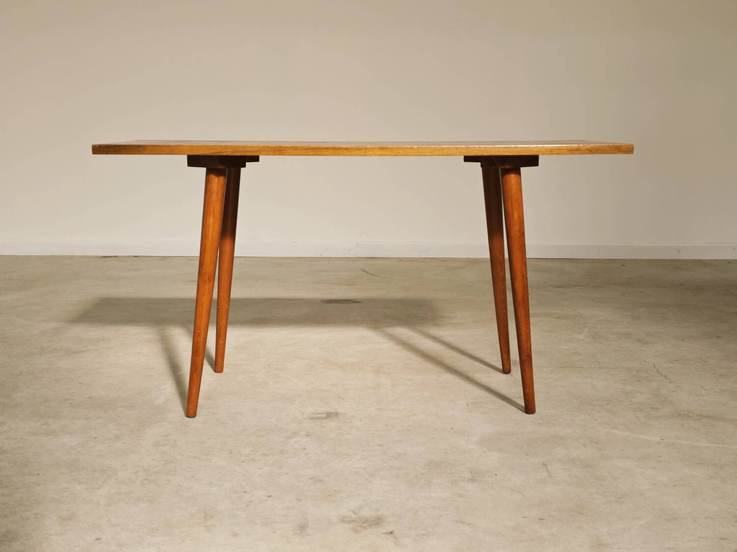 Table basse Ton Bystrice Thonet 1960 en bois