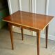 Petit bureau / table en bois et formica