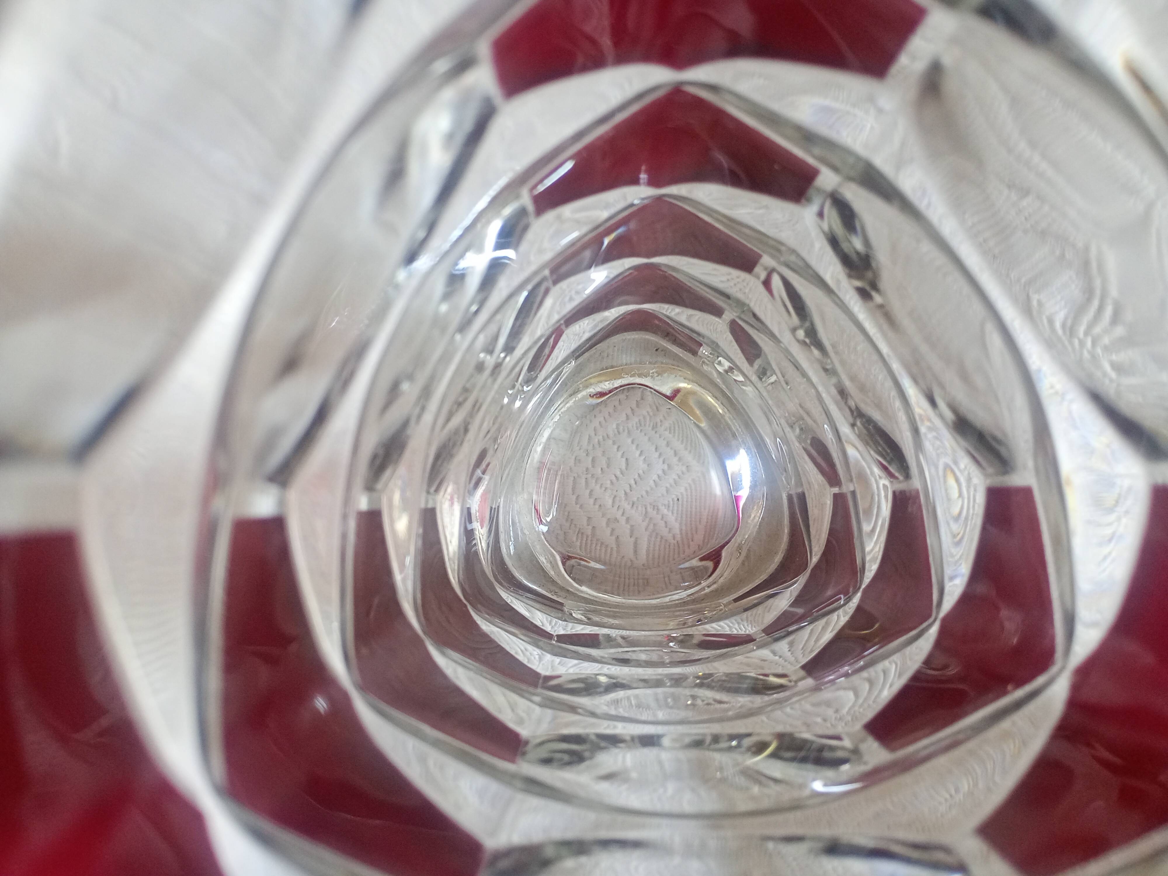 Vase - 3-sided faceted overlay ruby red - 24cm moulded crystal glass