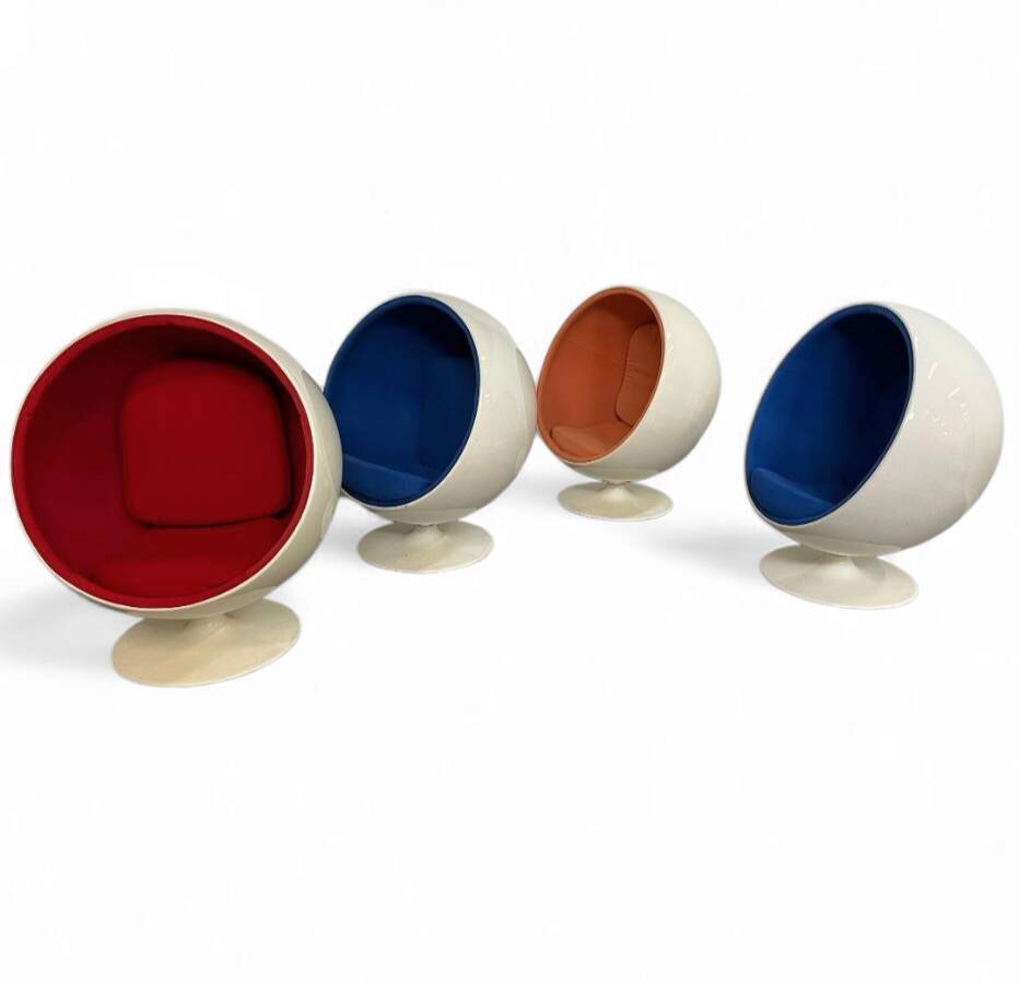 4 x chaise boule en fibre de verre années 1980