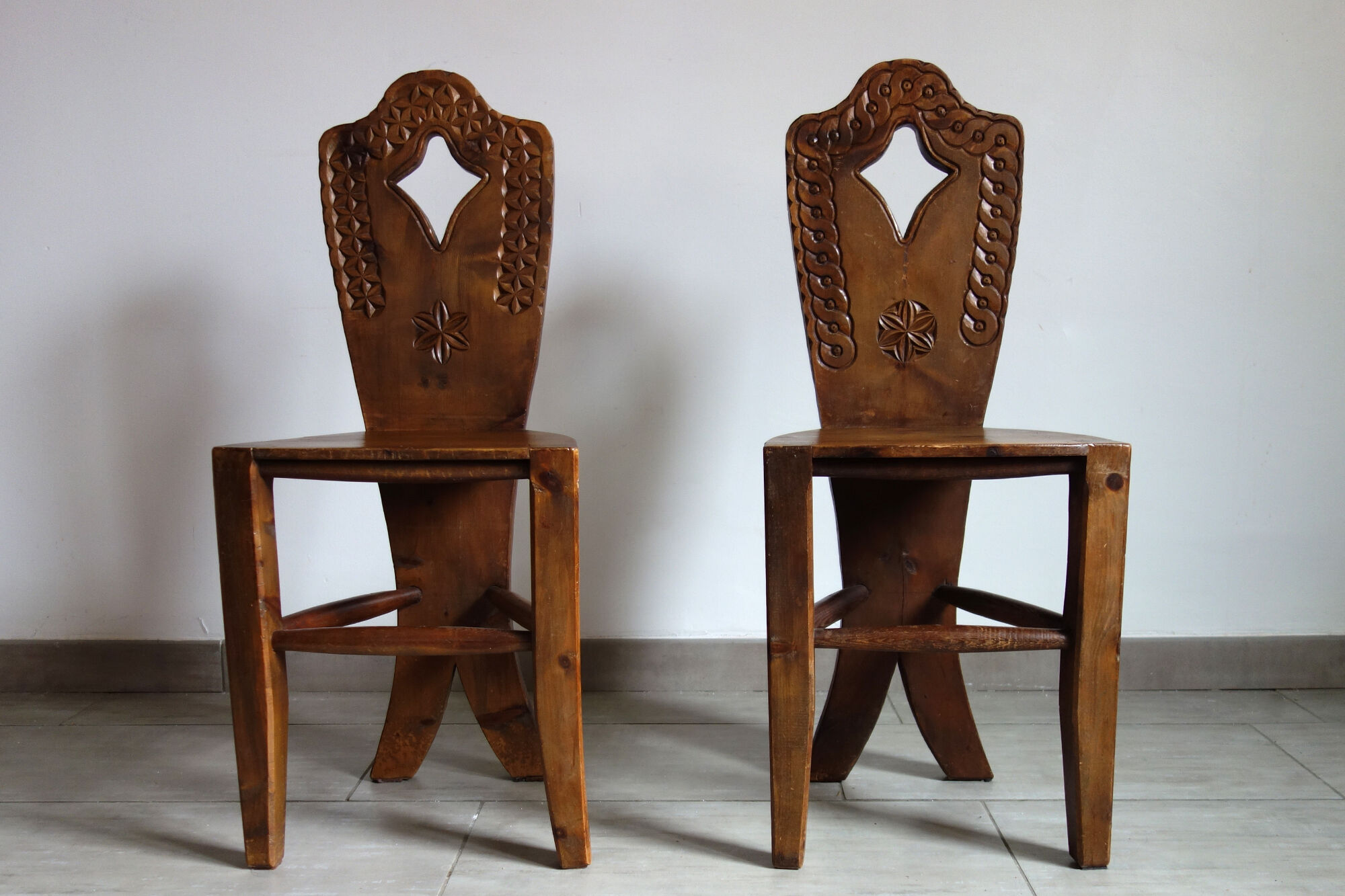 Chair folk art Queyras