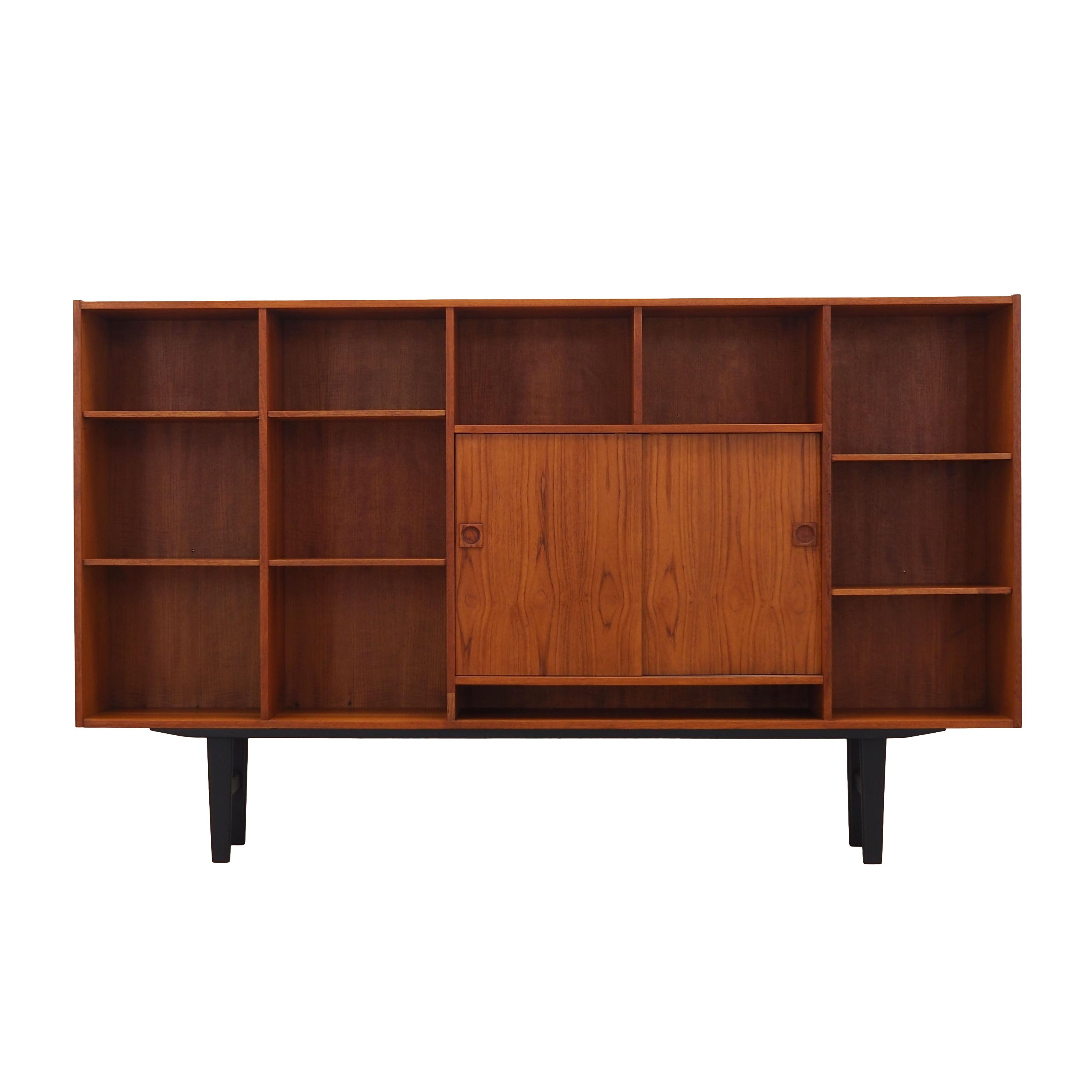 Teak bookcase, Danish design, 1970s, production: Farsø Møbelfabrik
