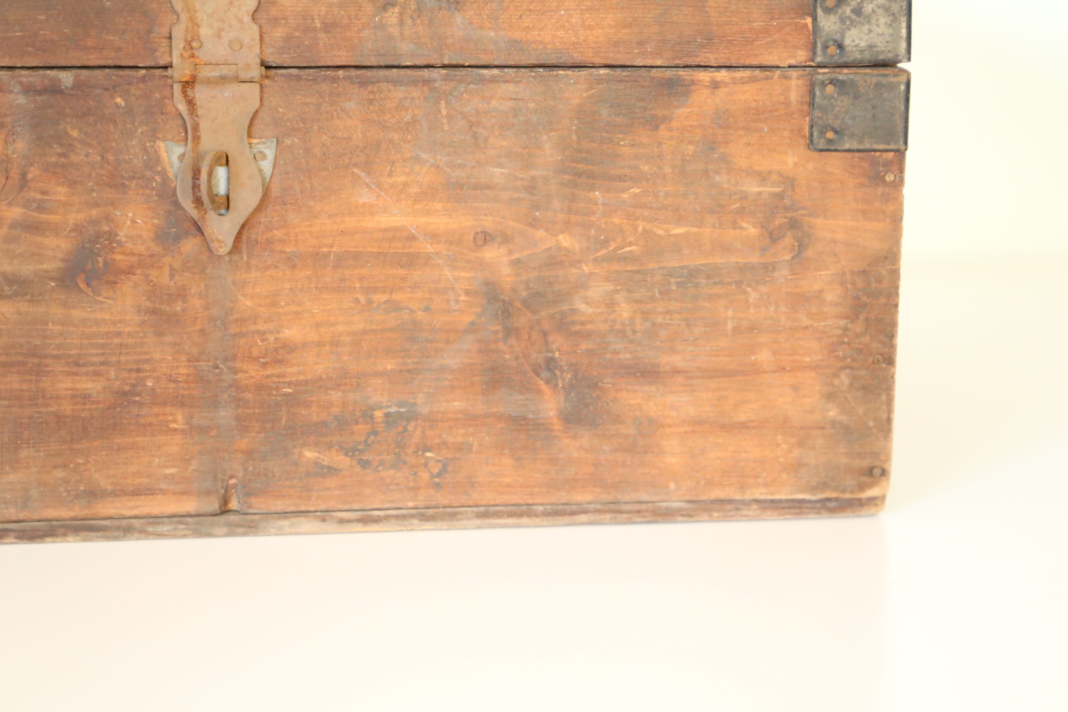 Wooden pre-war box with metal handle