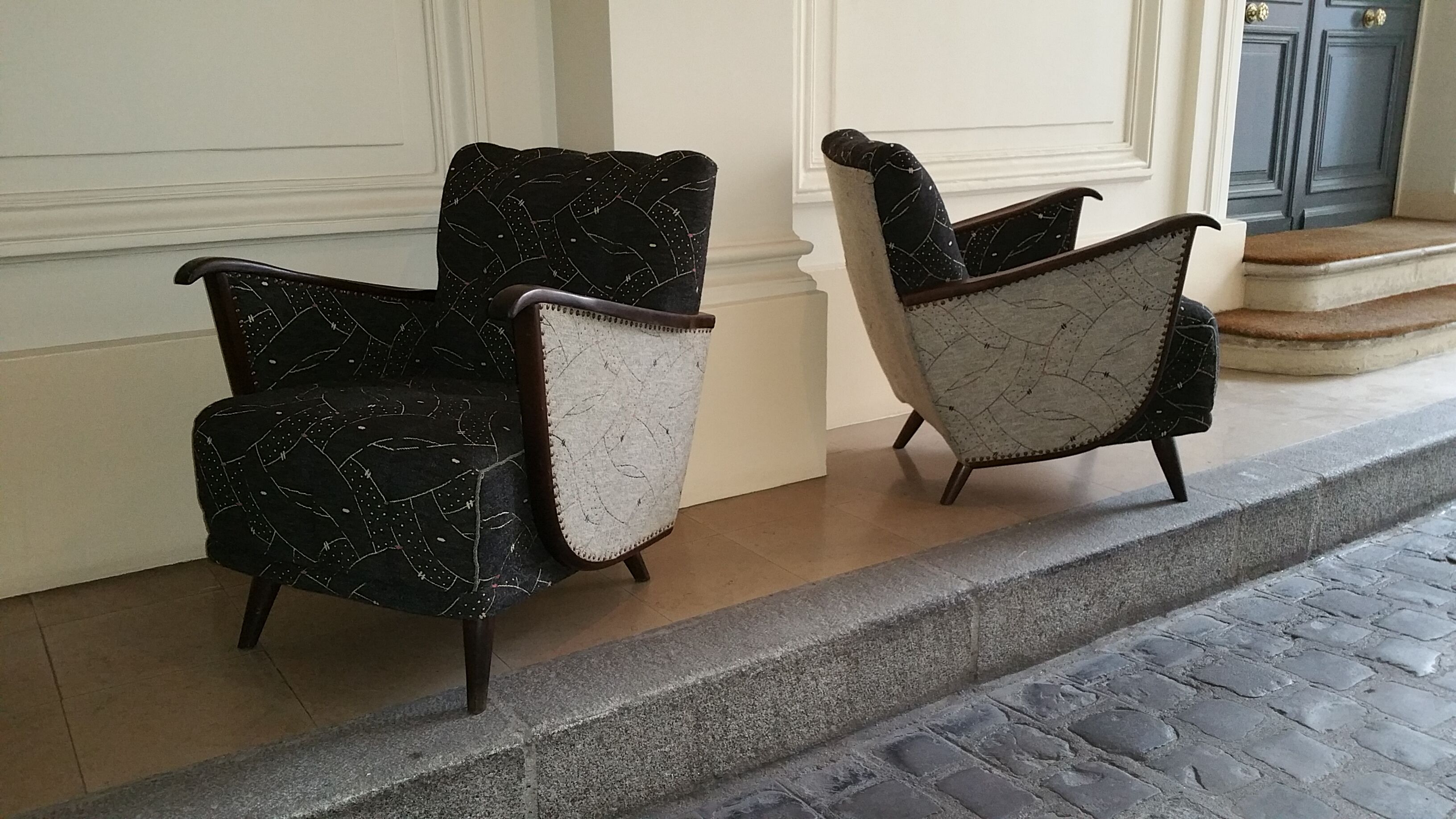 1/2 very beautiful original chairs from the 1950s wings of bald mice