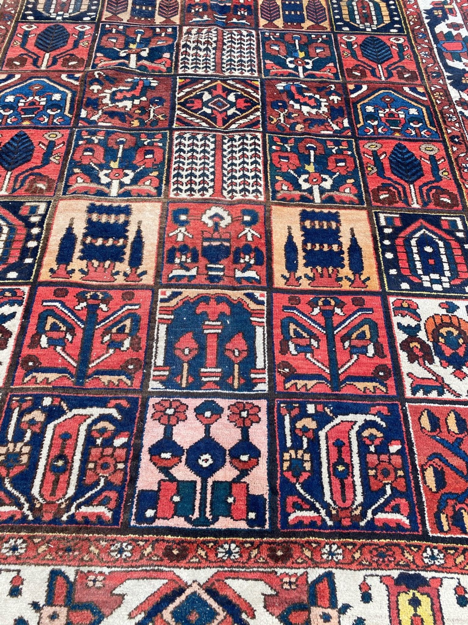 Persian carpet Bakhtiar 222x302