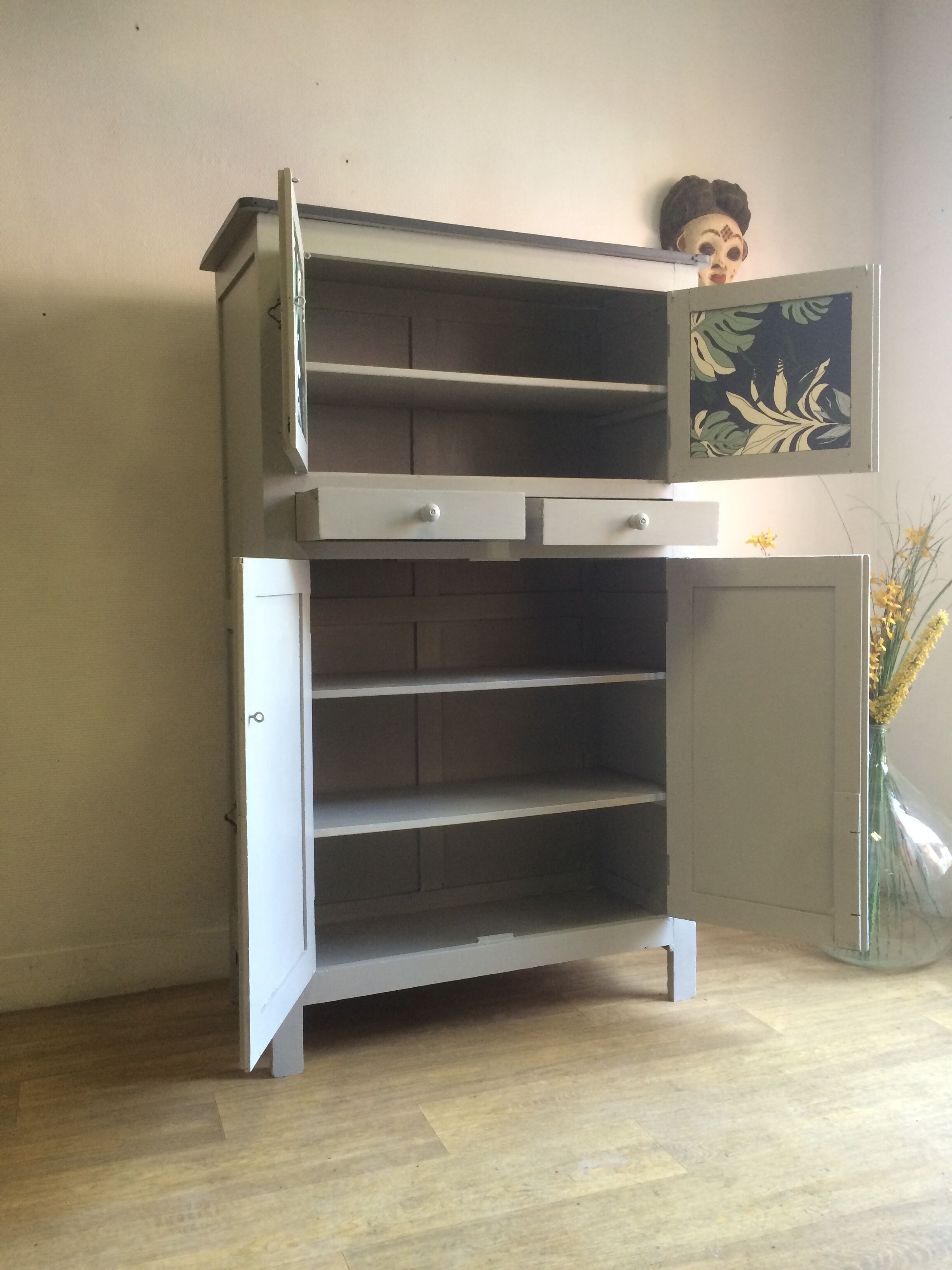 Armoire parisienne vintage palmier