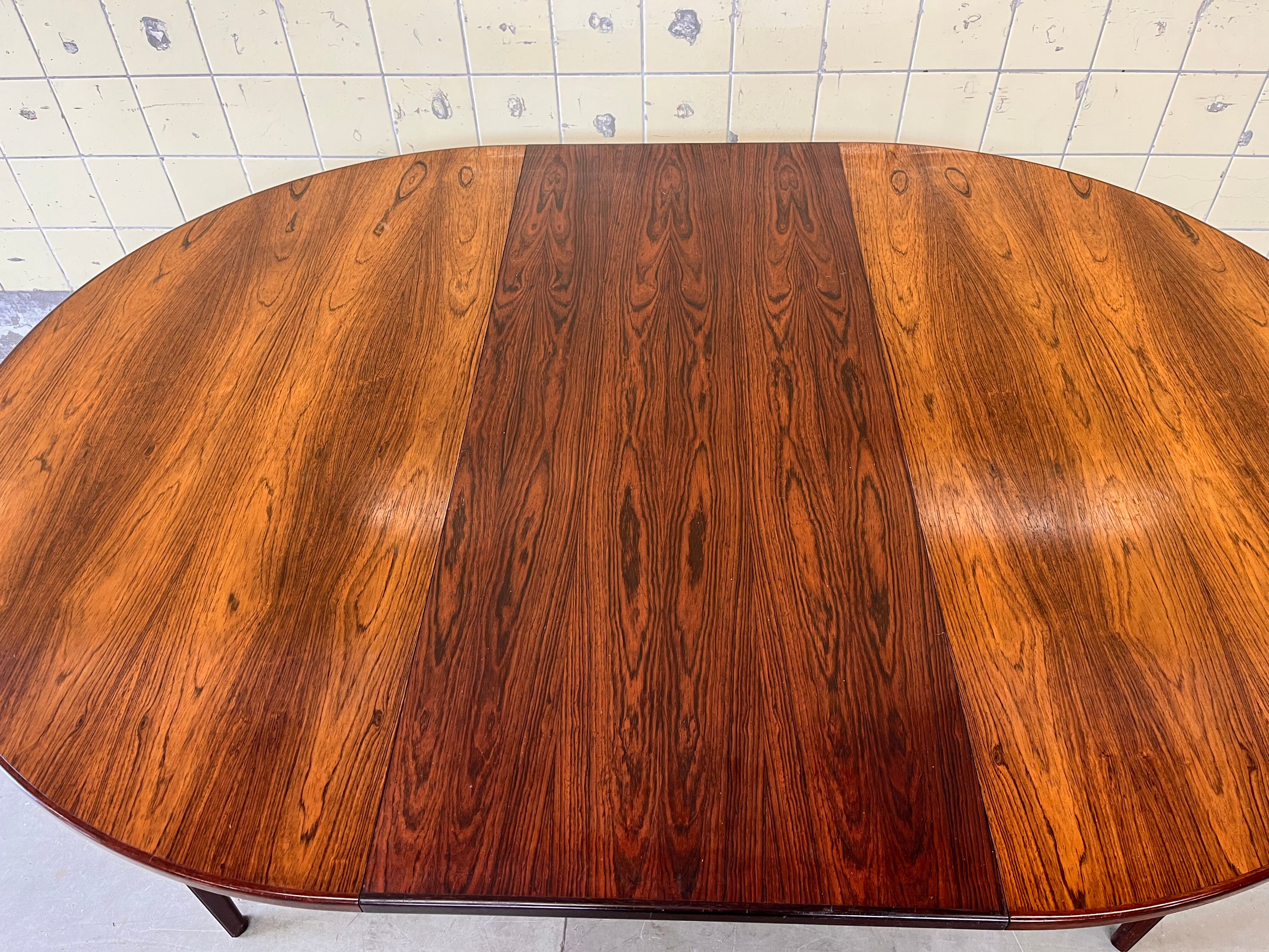 Dining table model 55 by Omann Jun