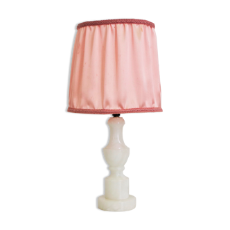 Lampe de table en marbre blanc avec abat-jour rose, 1950