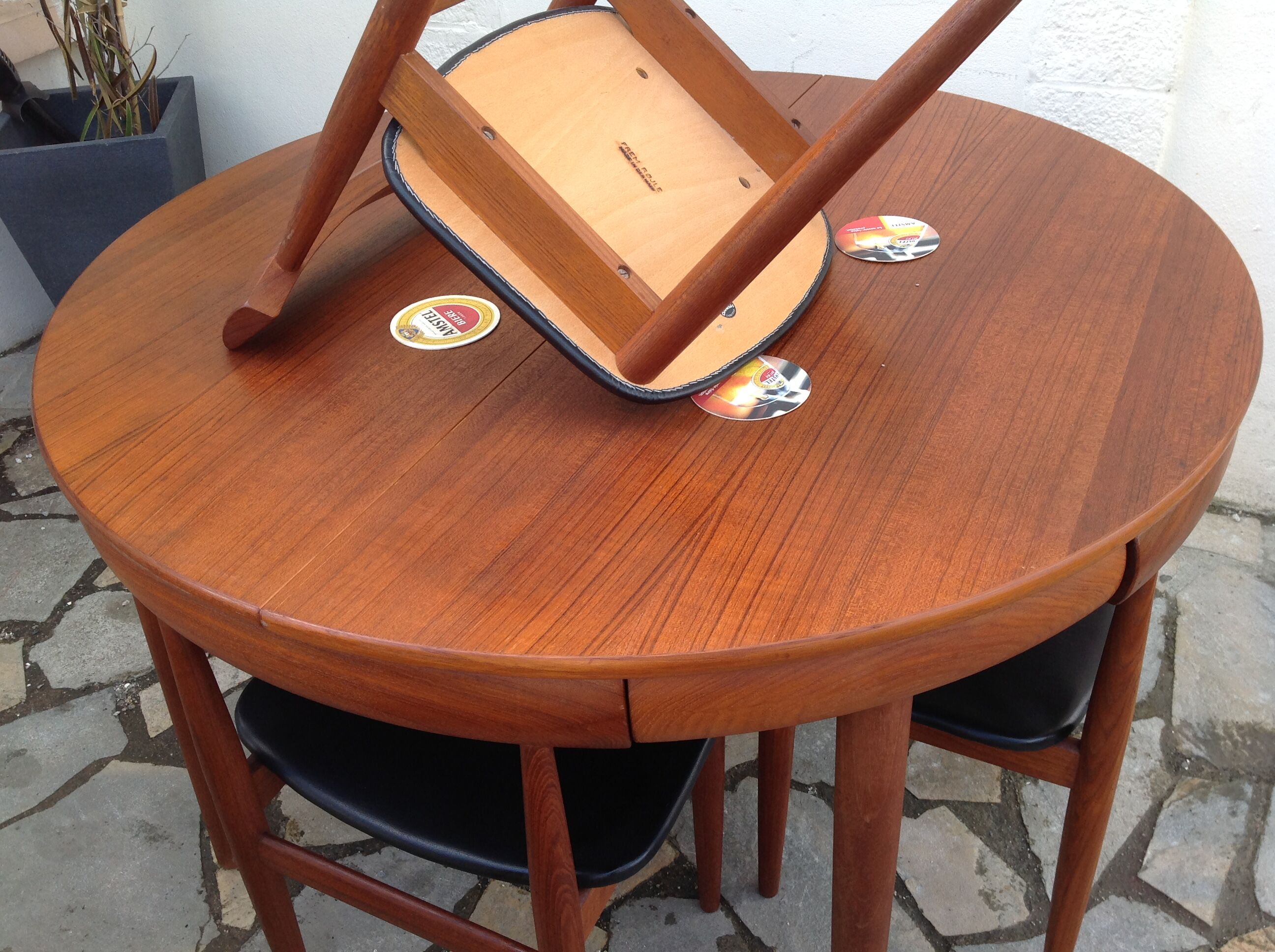 Table and chairs Hans Olsen made in Denmark