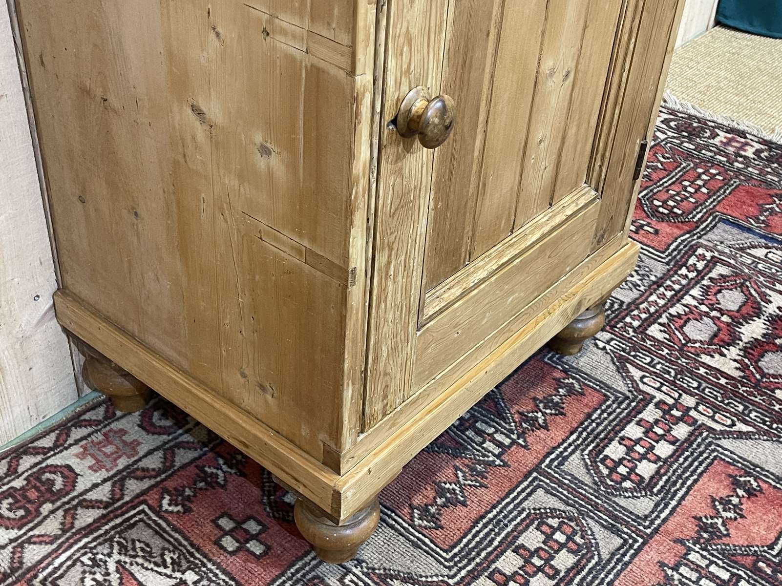 English jam maker furniture of the nineteenth century in fir