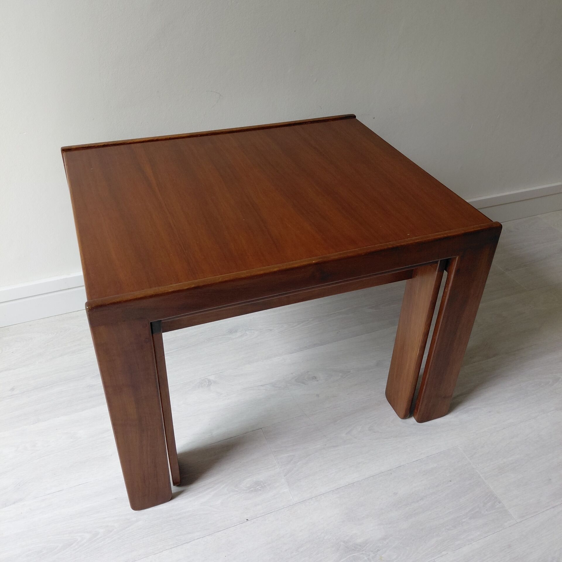 Pair of nesting tables model 777 – Afra & Tobia Scarpa for Cassina
