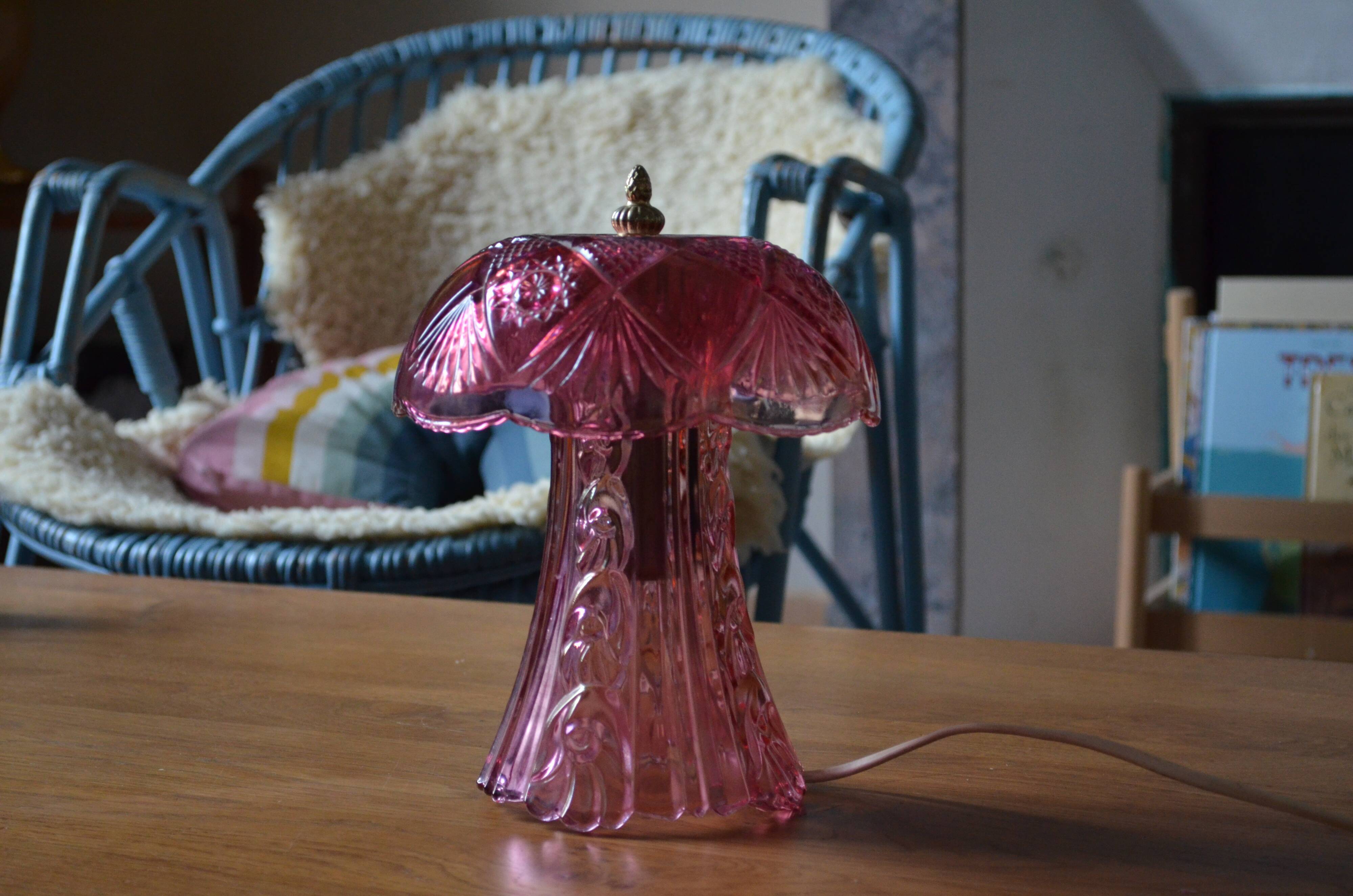 Mushroom lamp in rosaline
