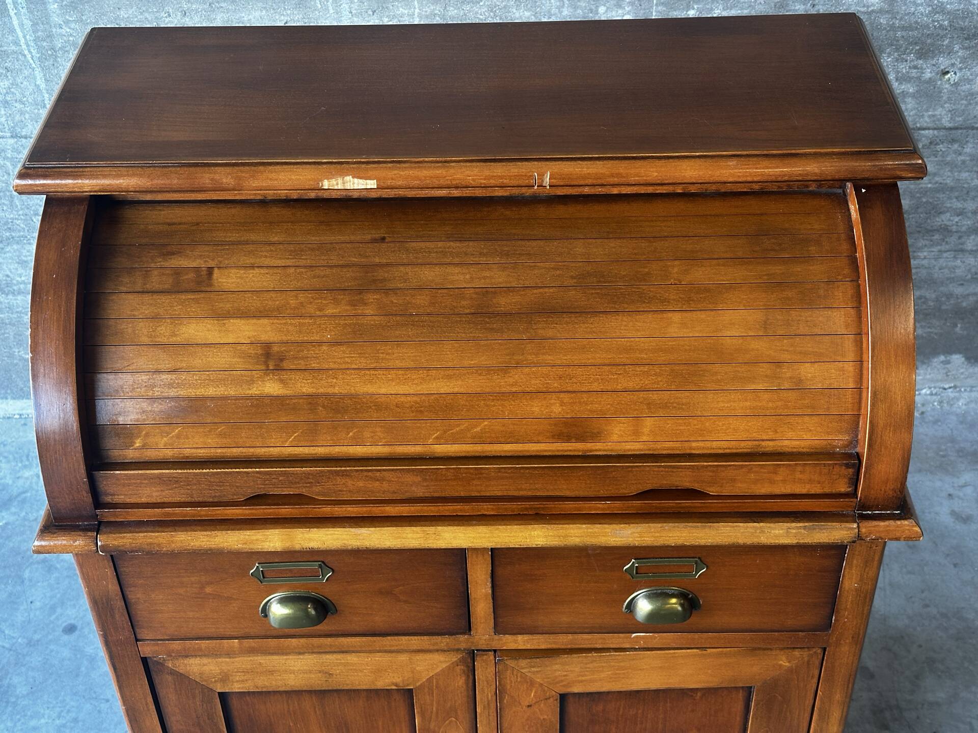 Secrétaire à rideau en merisier – Petit bureau de rangement, seconde m