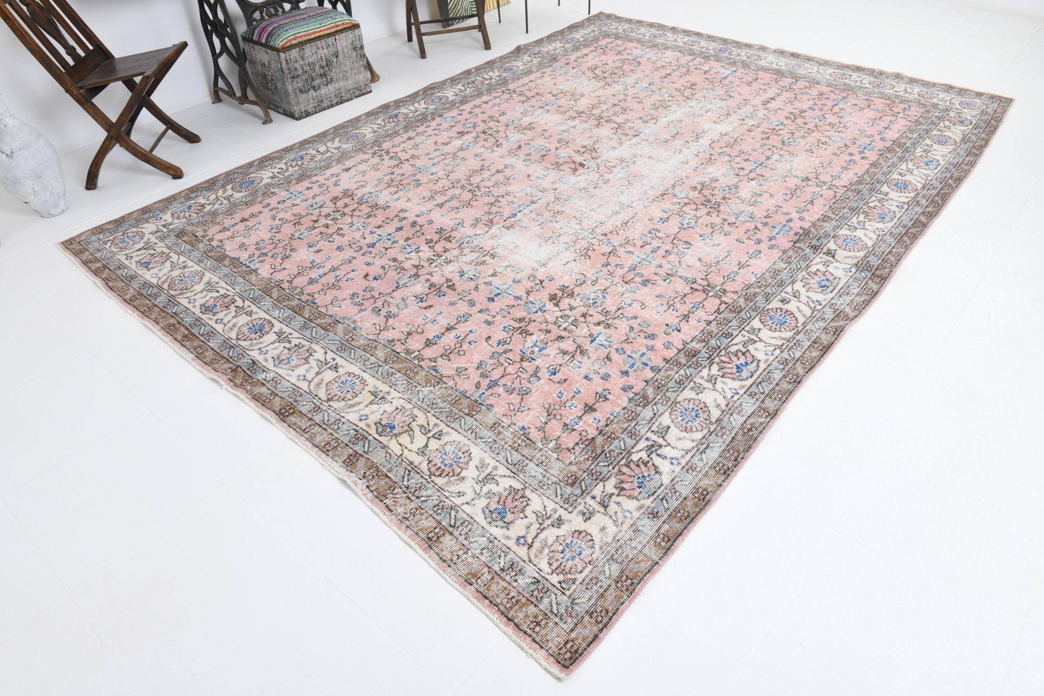 8' x 11' Pink Turkish Vintage Rug - 247x349 cm
