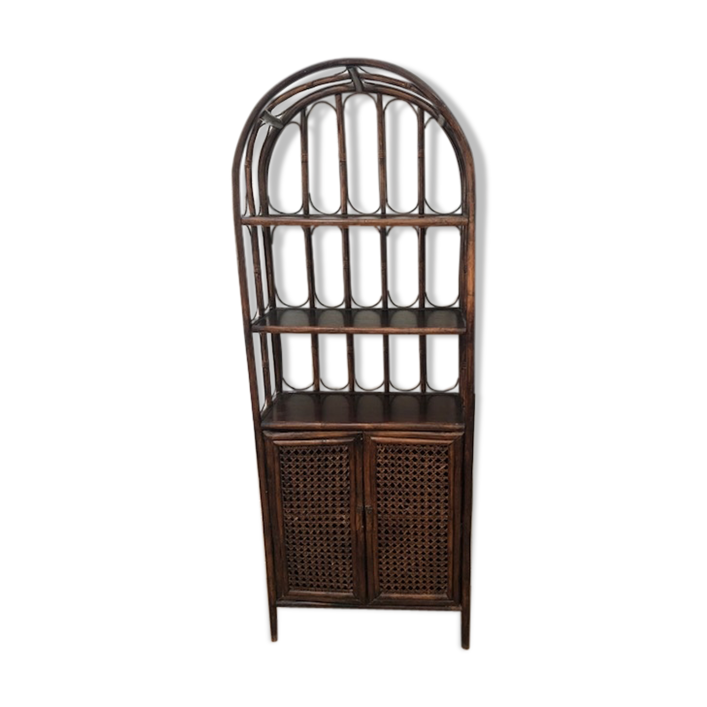 Shelf rattan library