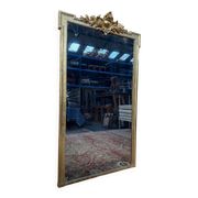 Miroir à fronton style Louis XVI en bois doré