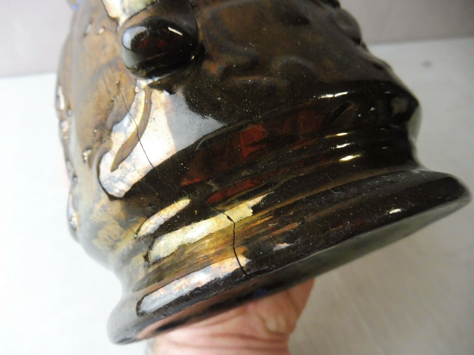 Decanter decoration relief, in jersey ceramic, nineteenth