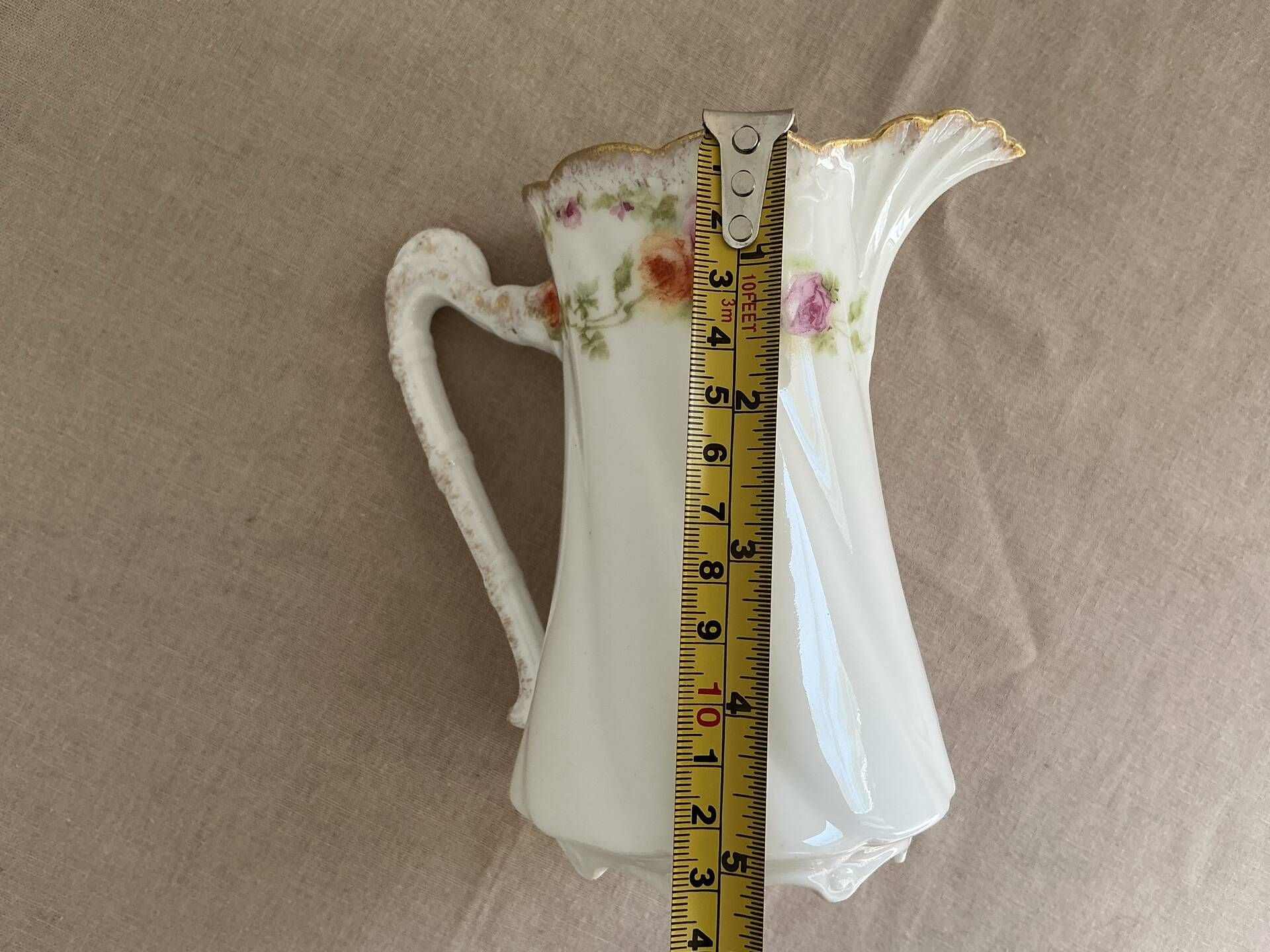 Limoges porcelain jug decorated with roses – Art Nouveau 1900-1920
