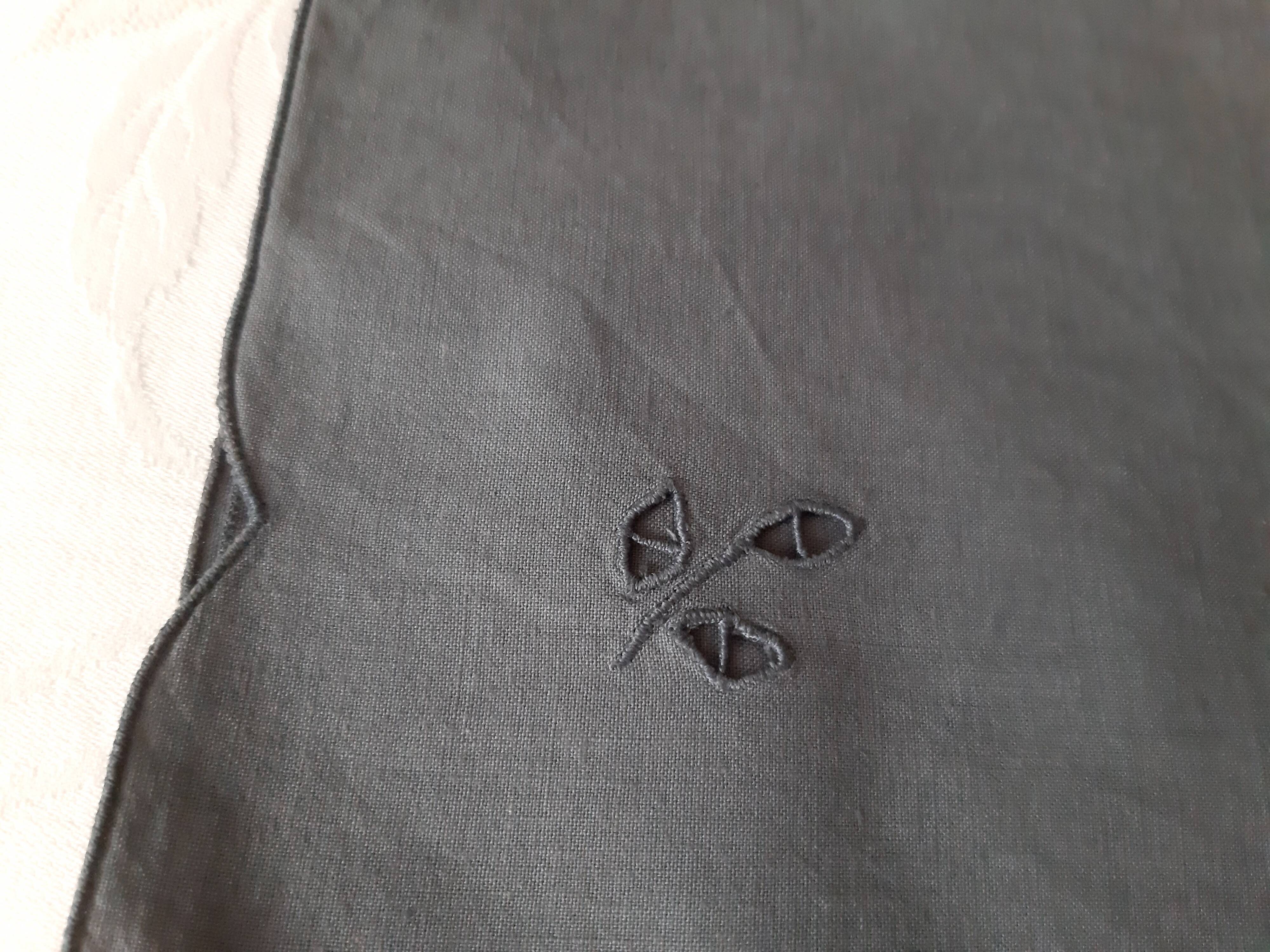 12 serviettes