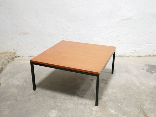 Table basse moderniste carrée vintage en teck et en métal