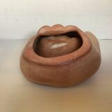 Empty hand beige pocket