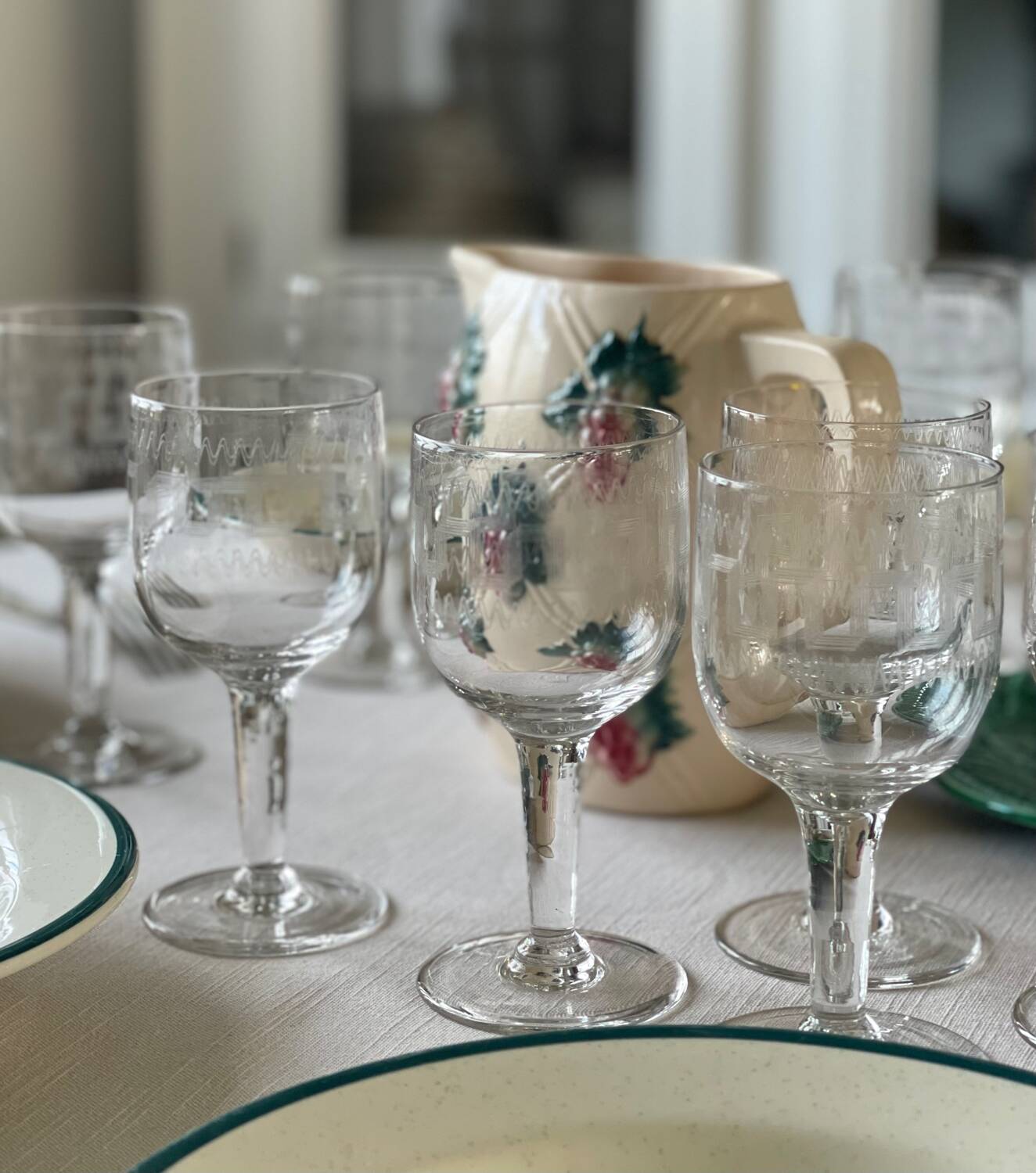 8 verres à vin sur pieds