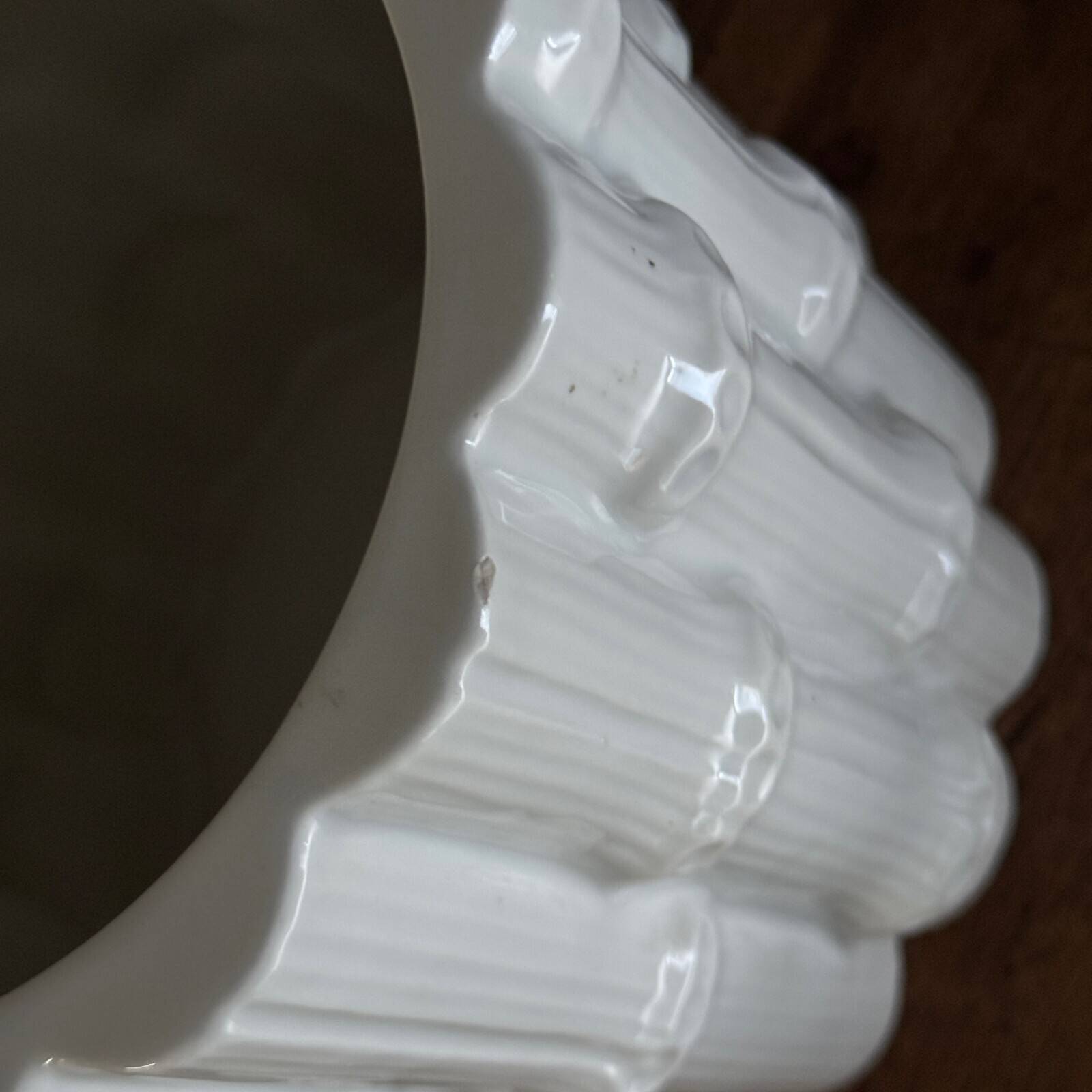 Cache-pot à décor de bambou en céramique blanche 1970 Portugal