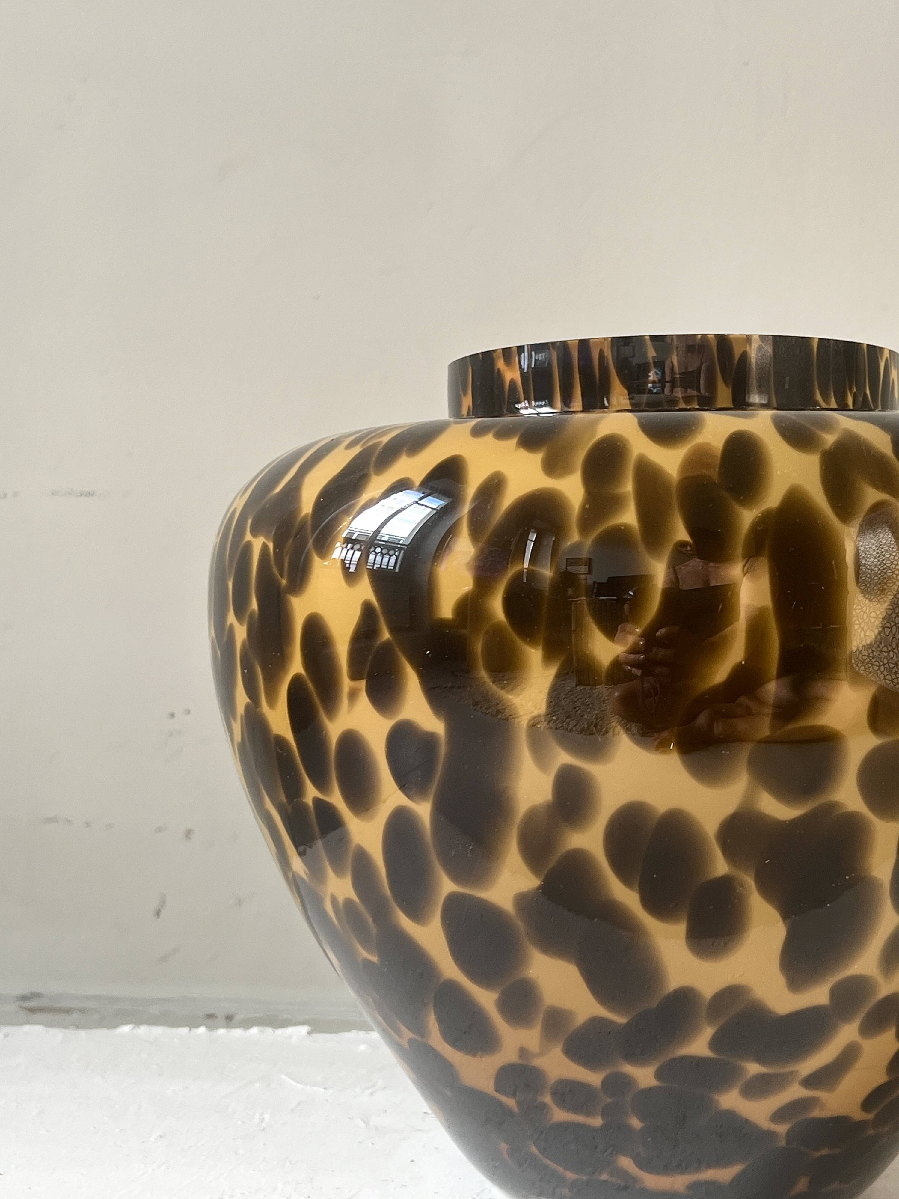 Large Hutschenreuther vase signed, blown glass in tortoiseshell style like Murano.