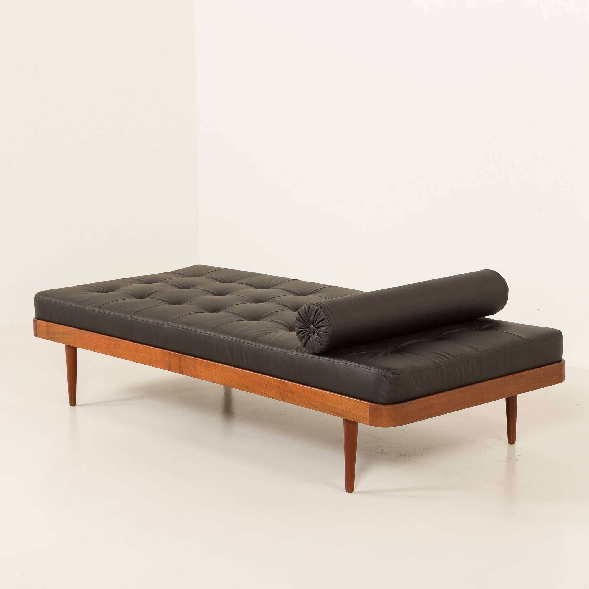 Danish teak daybed in black leather in Hans Wegner style, 1960s
