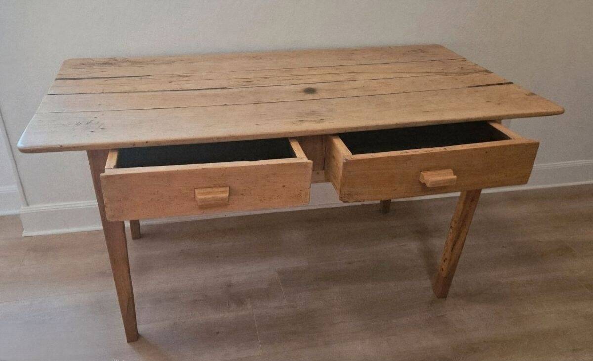 Old farmhouse/office table in patinated solid wood - 2 drawers