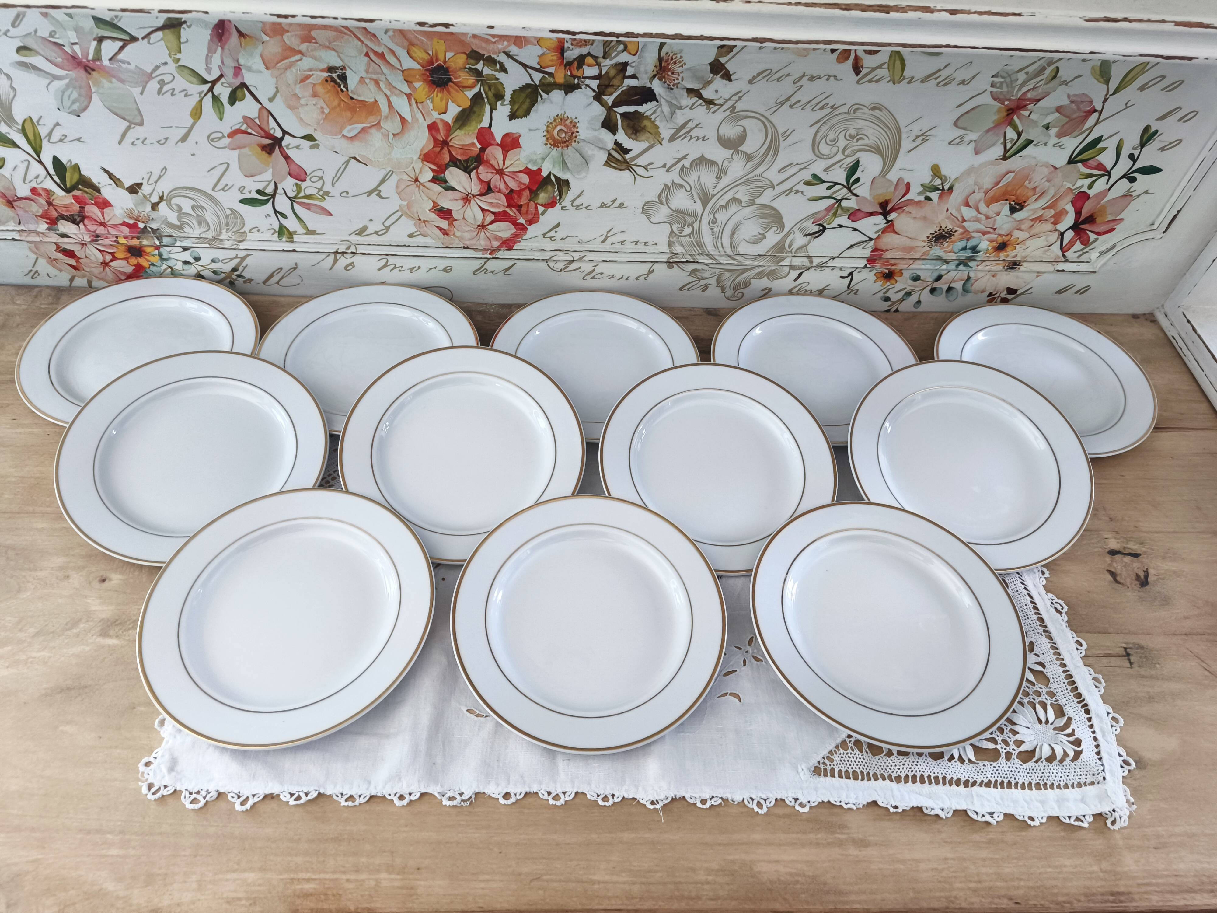 Lot de 12 assiettes dessert en porcelaine double liseré doré Ligne Hôtesse